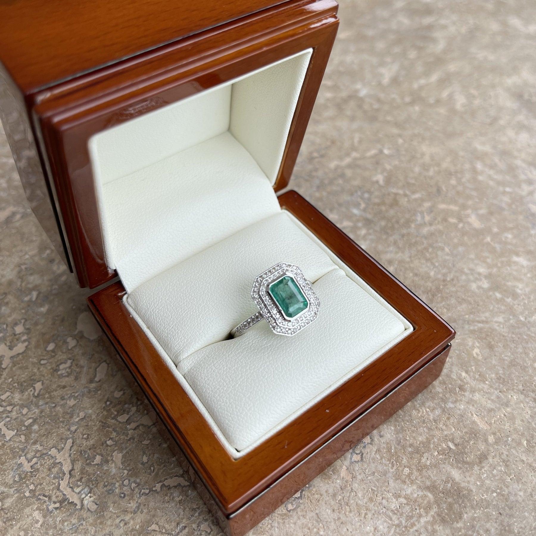 For Sale:  18ct White Gold Ring with 1.39ct Emerald and Diamond Ring 5