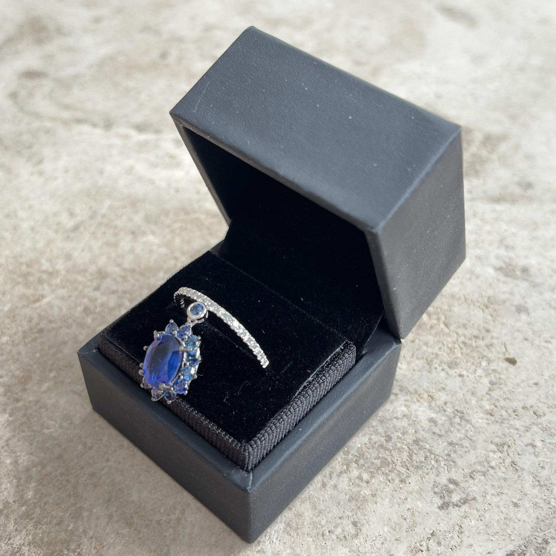 For Sale:  18ct White Gold Ring with 1.45ct Kyanite and Diamond 4