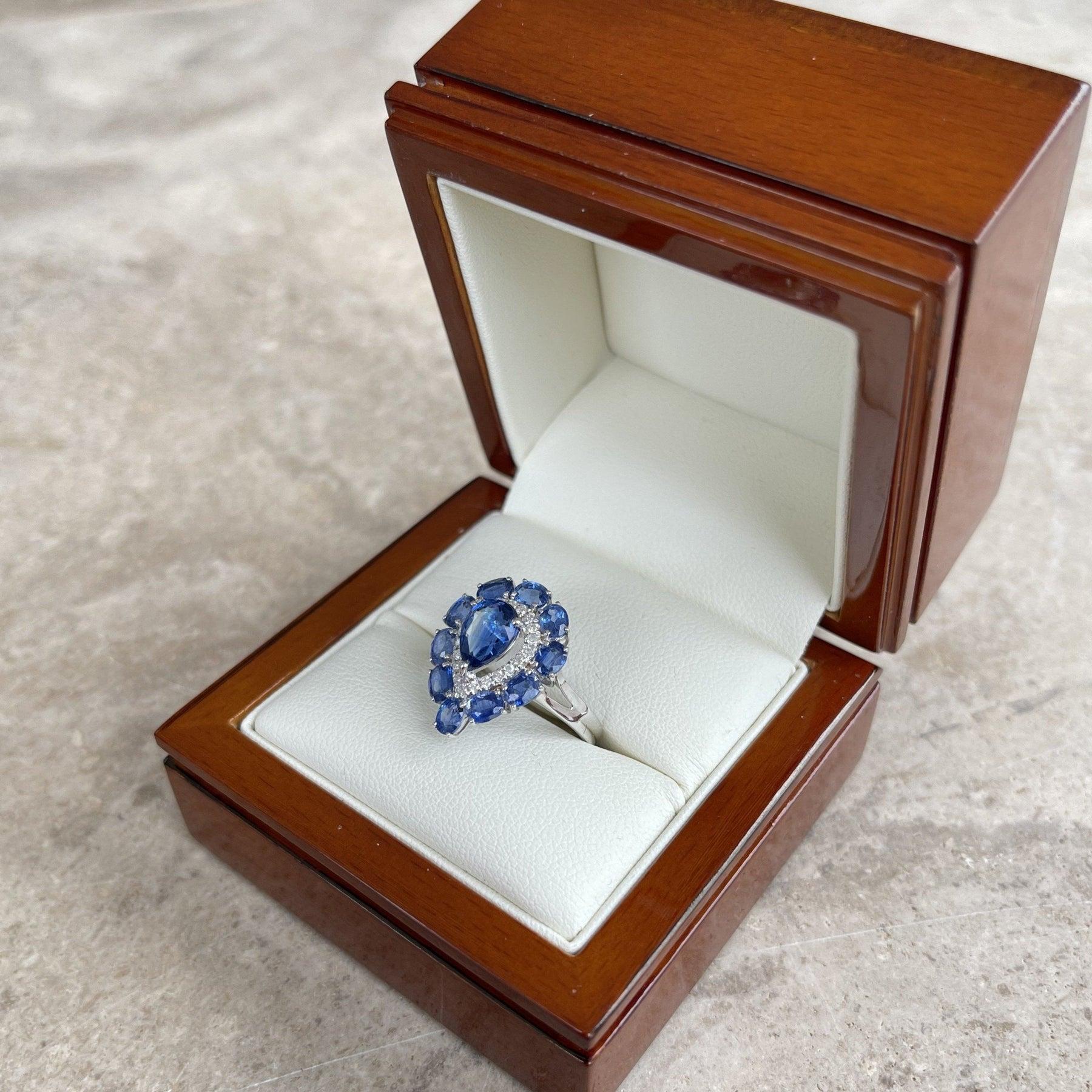 For Sale:  18ct White Gold Ring with 1.48ct Kyanite and Diamond 8