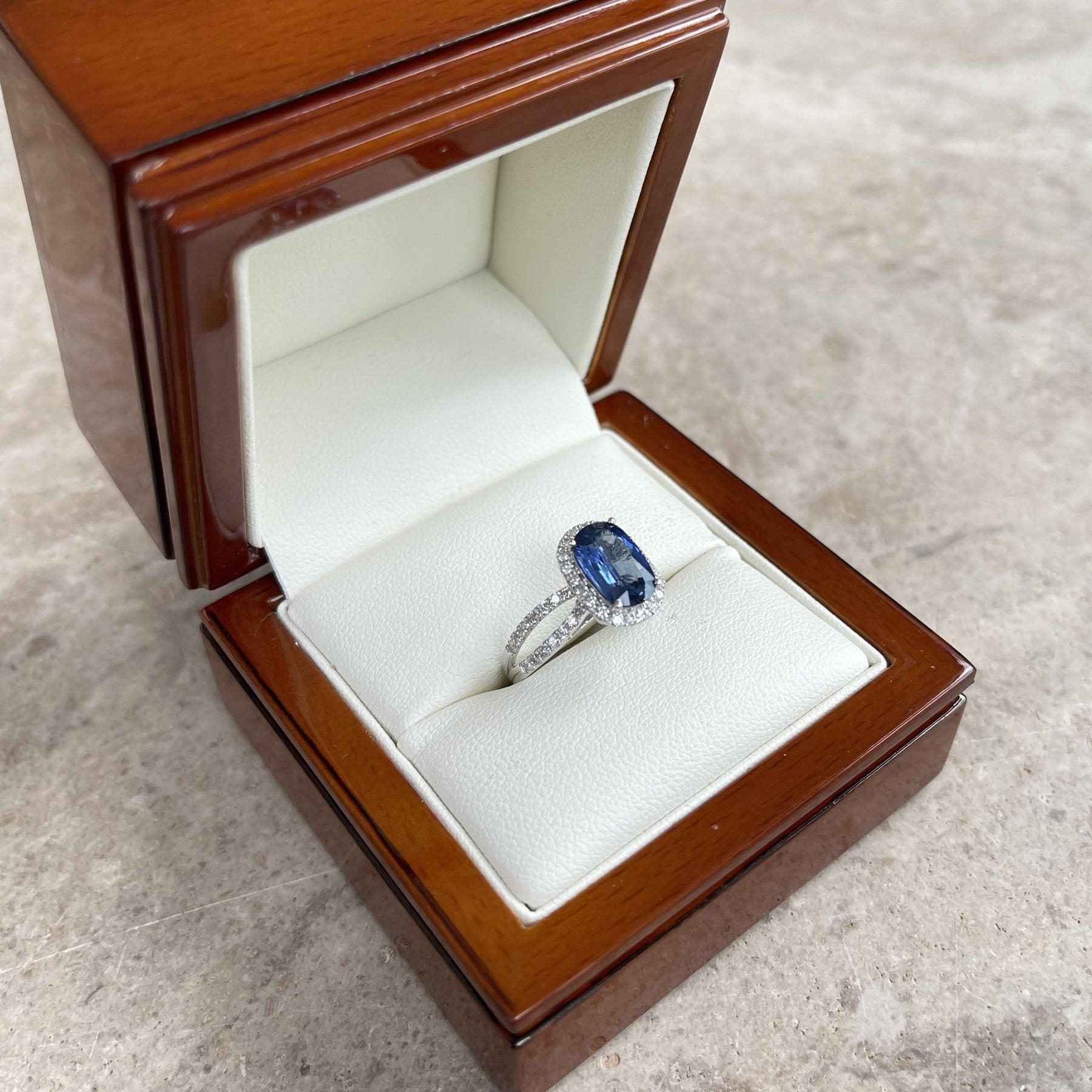 For Sale:  18ct White Gold Sapphire and Diamond Ring 5