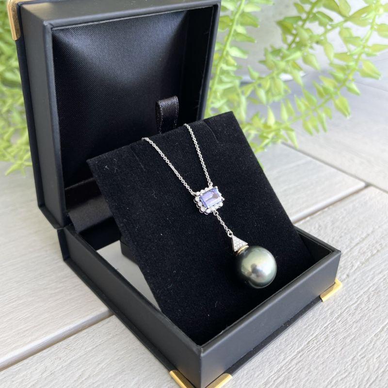 Emerald Cut 18ct White Gold Tahitian Pearl and Tanzanite Necklace For Sale