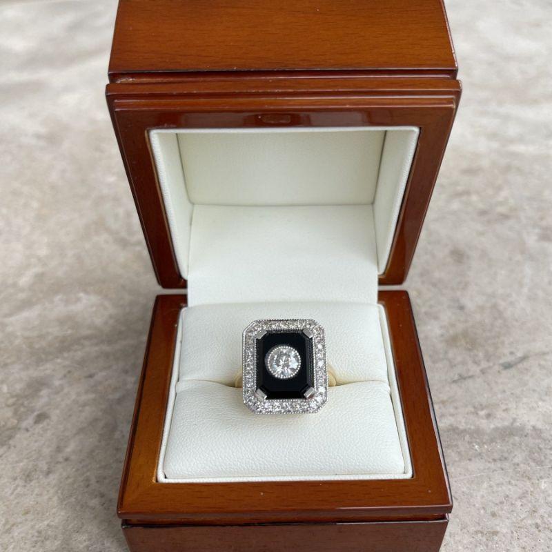 For Sale:  18ct Yellow Gold Diamond and Black Onyx Ring 7