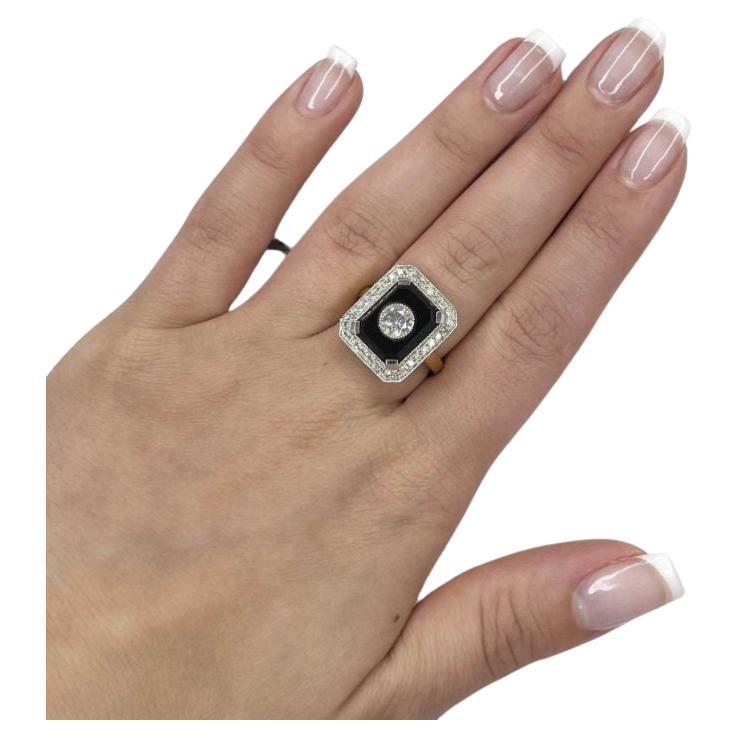For Sale:  18ct Yellow Gold Diamond and Black Onyx Ring 5