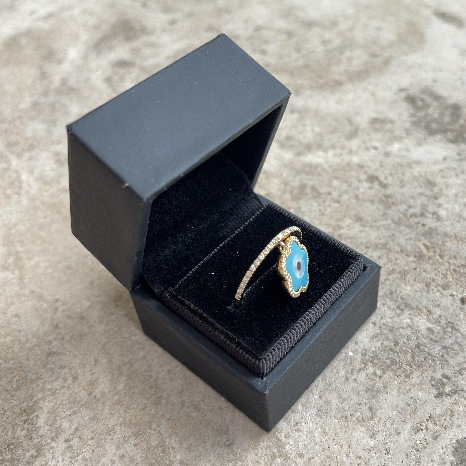 For Sale:  18ct Yellow Gold Mother of Pearl Turquoise and Diamond Ring 3