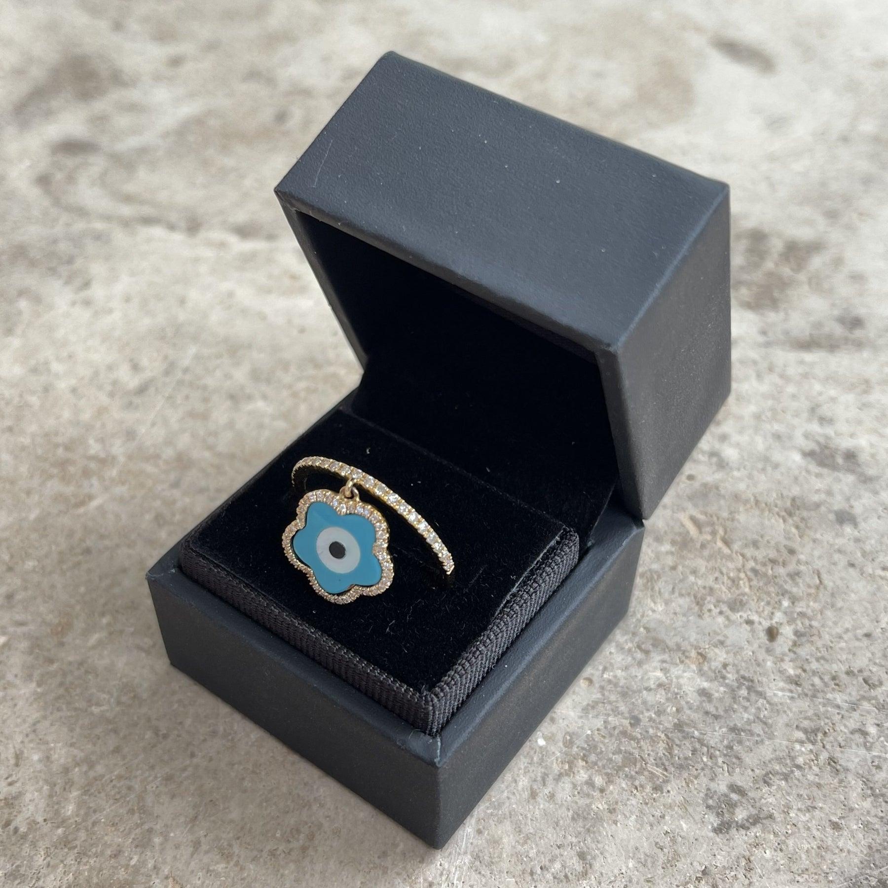 For Sale:  18ct Yellow Gold Mother of Pearl Turquoise and Diamond Ring 4