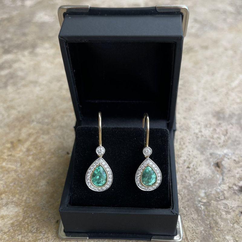 18ct Yellow Gold Pear Cut Colombian Emerald and Diamond Earrings For Sale 2