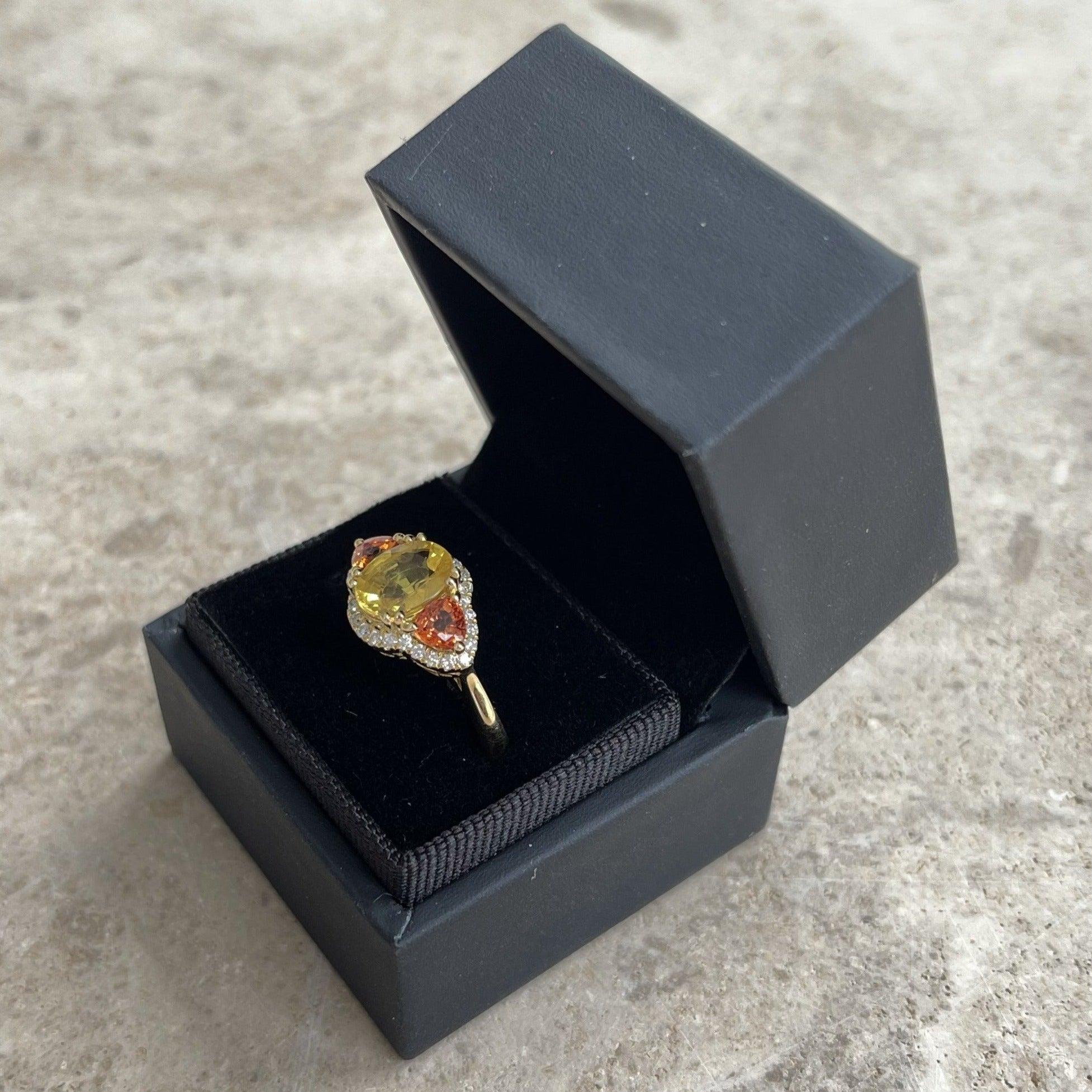 For Sale:  18ct Yellow Gold Yellow and Orange Sapphire and Diamond Ring 5