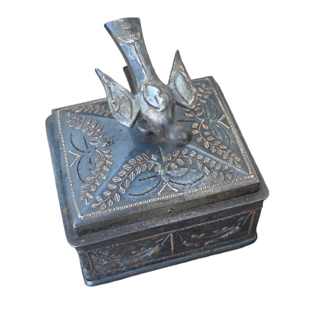 Manufactura Imperial De Tula, Rusia, Finales Del Siglo XVIII. Costurero de acero siglo XVIII en venta