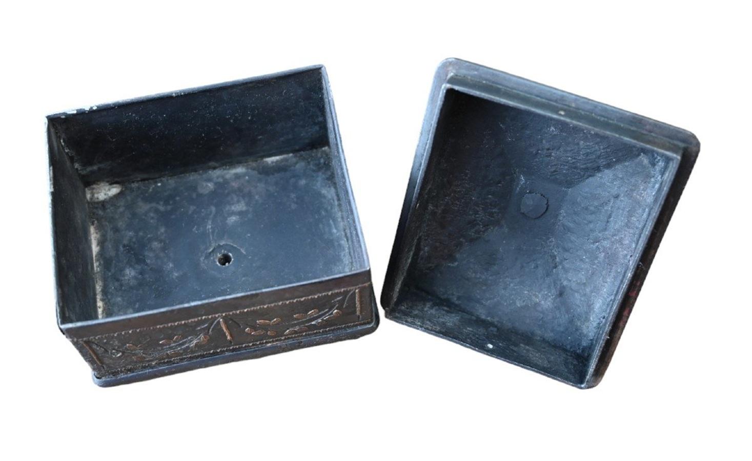 Manufactura Imperial De Tula, Rusia, Finales Del Siglo XVIII. Costurero de acero Cobre en venta