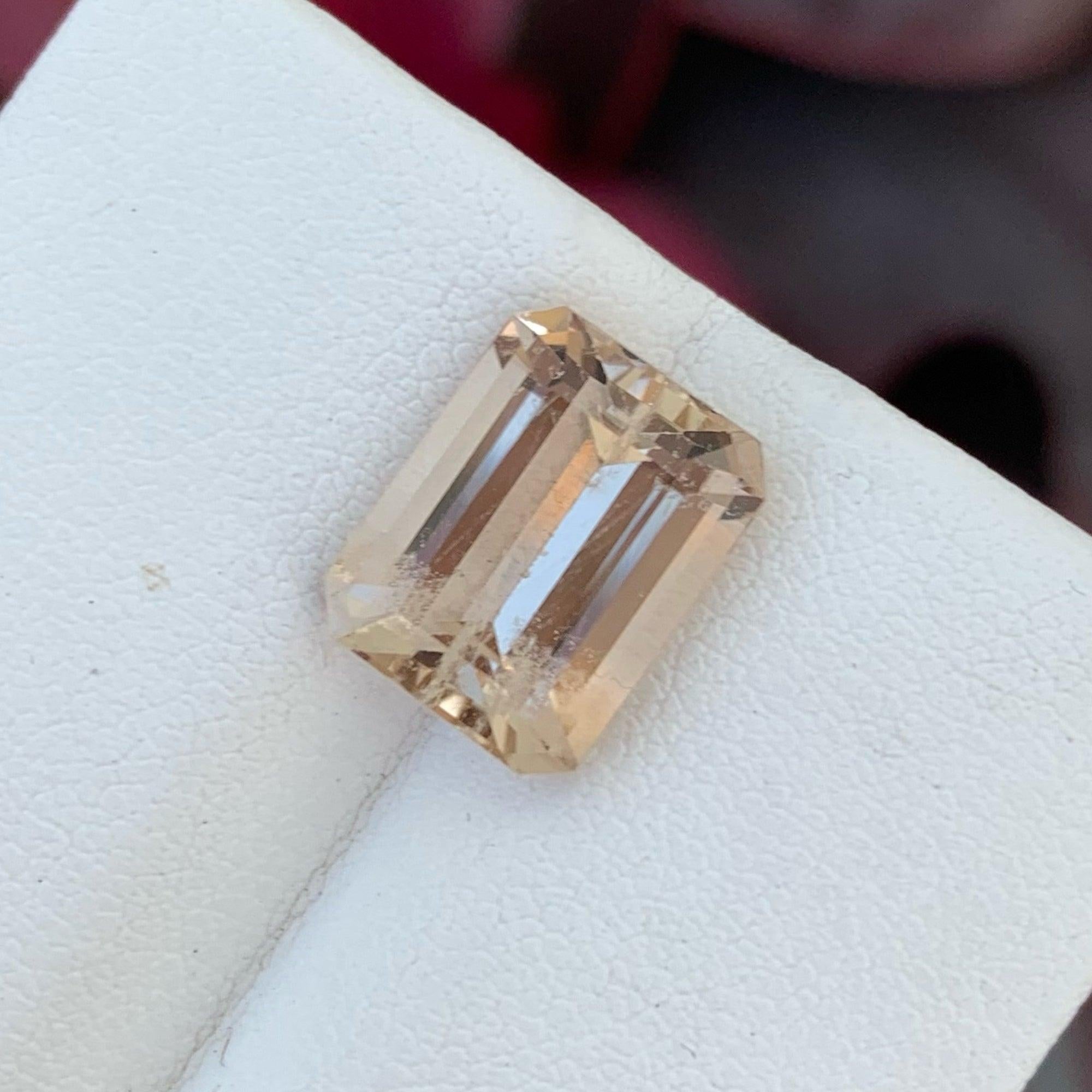 Imperial Natural Topaz For Ring, available For Sale At Wholesale Price Natural High Quality 7.15 Carats SI Clean Clarity Natural Loose Topaz From Pakistan. 
Product Information:
GEMSTONE NAME: Imperial Natural Topaz For Ring
WEIGHT: 7.15