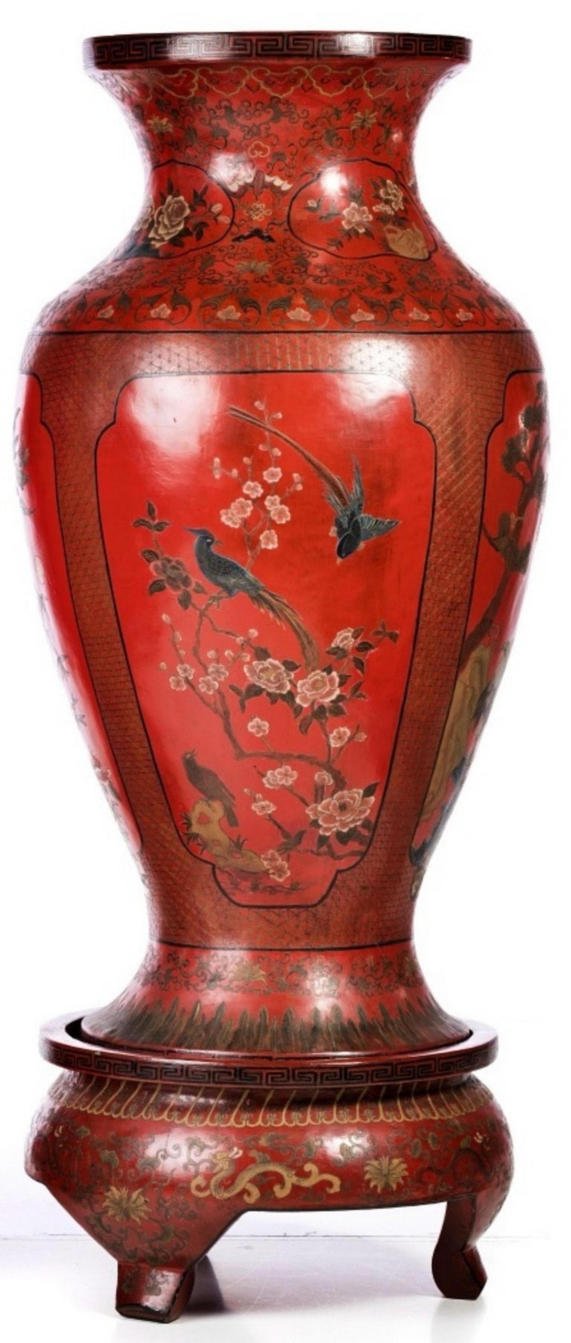 Hand-Crafted Pair of Vases Chinese, 19th Century