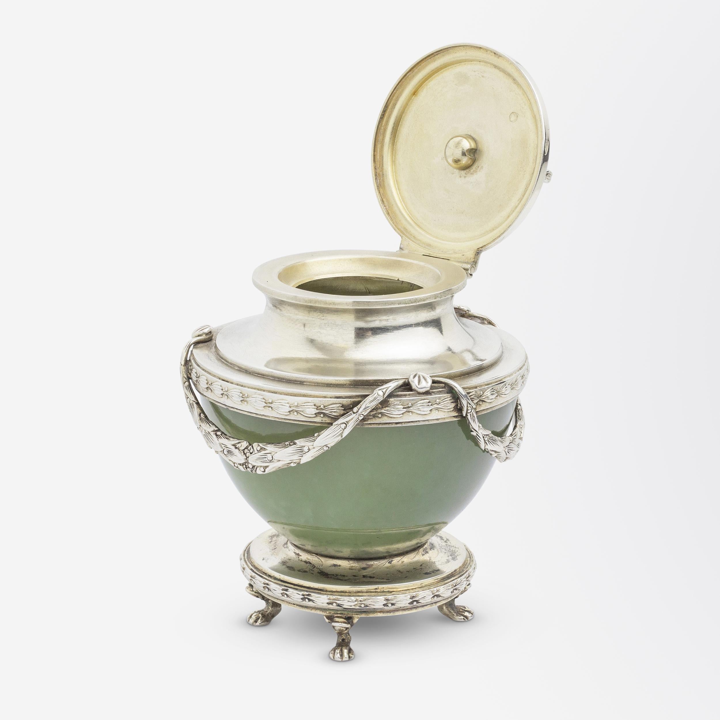 Imperial Period Faberge Bowenite and Silver-Gilt Inkwell In Good Condition For Sale In Brisbane, QLD