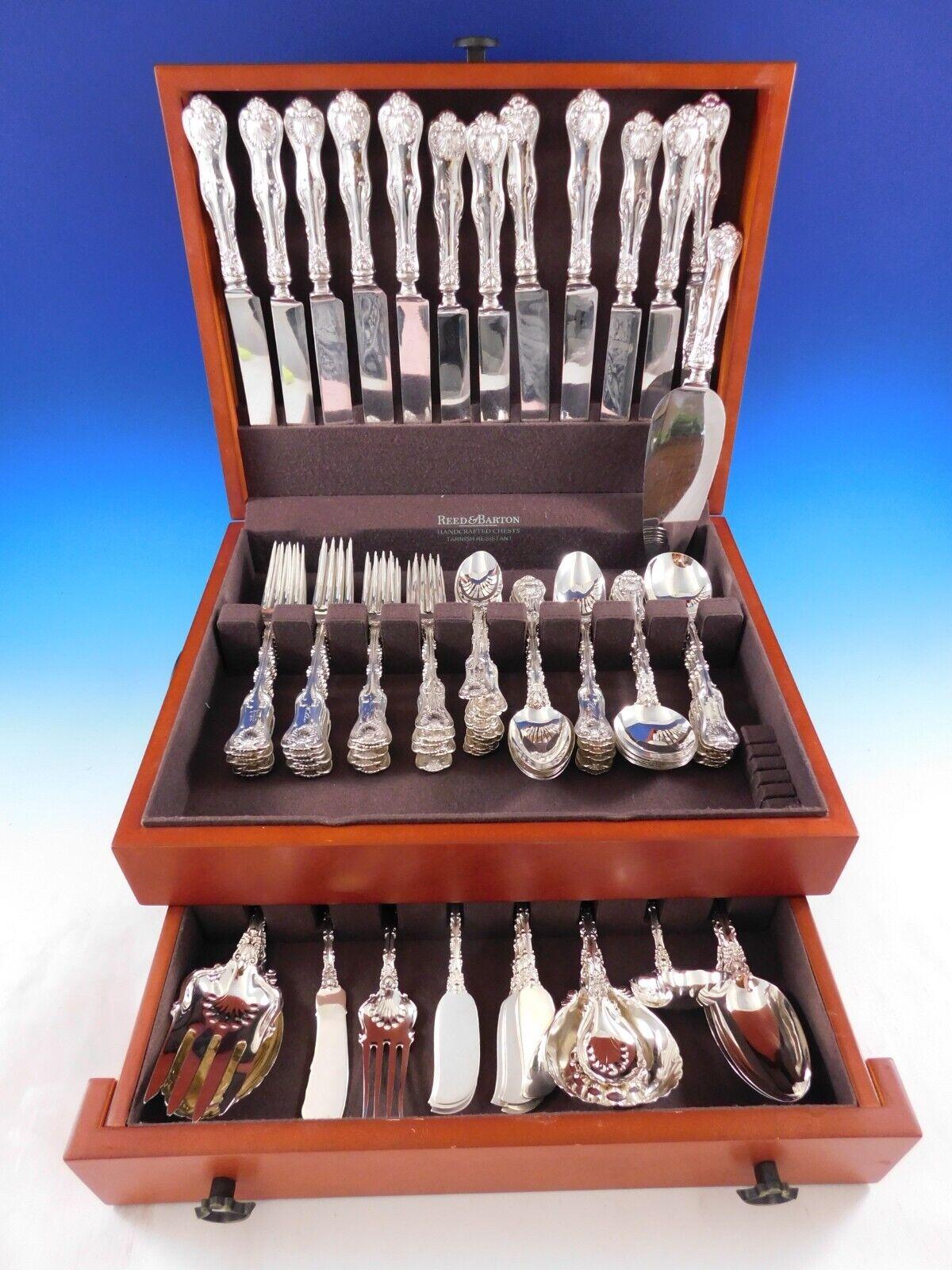 Monumental Dinner Size Imperial Queen by Whiting Sterling Silver Flatware set with classic shell motif - 94 pieces. Cet ensemble comprend :

12 Couteaux de banquet, 10 5/8