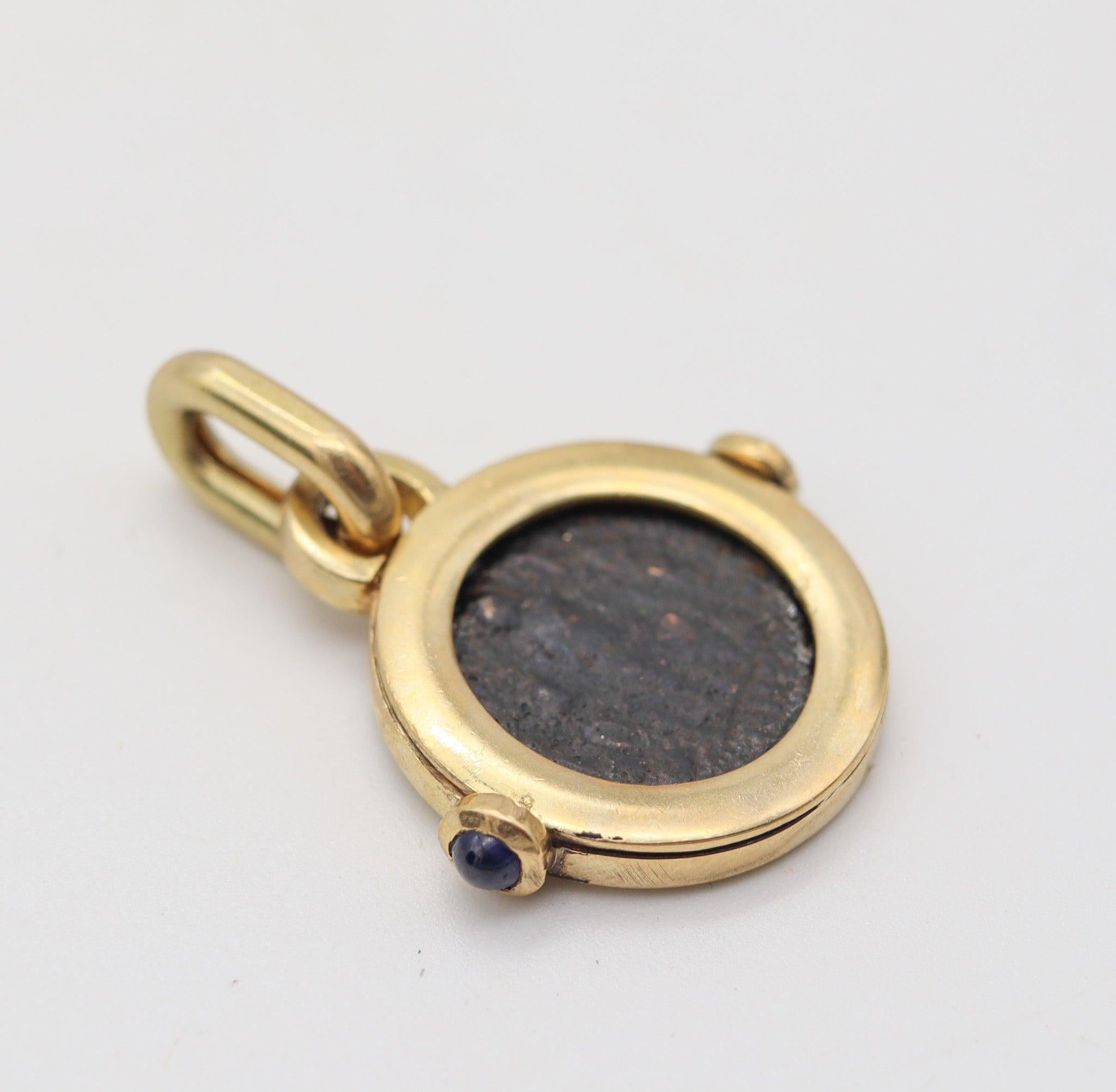 IMPERIAL ROME 320 AD Kaiser Konstantin Münze Anhänger in 18Kt Gold & Saphiren im Zustand „Hervorragend“ im Angebot in Miami, FL