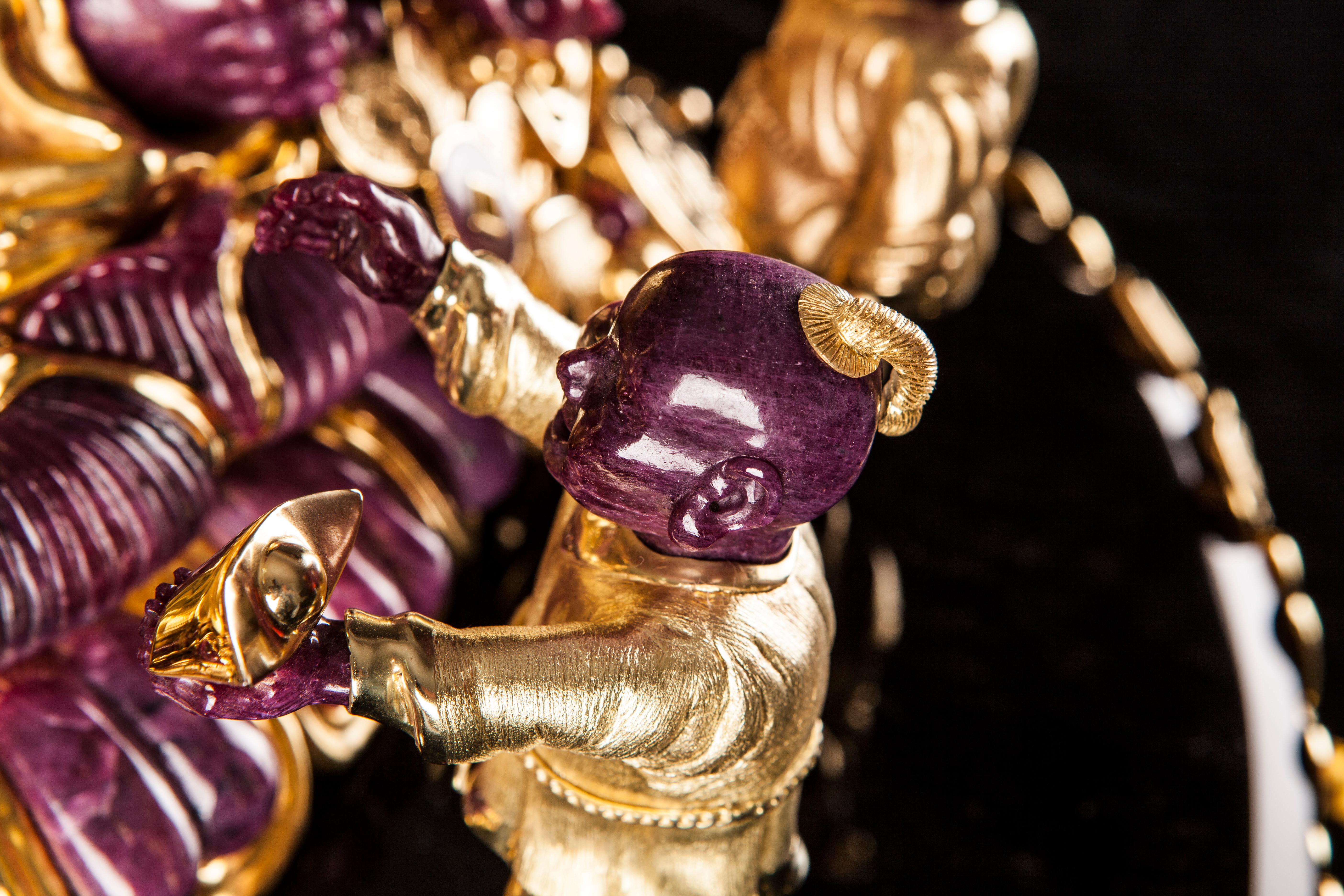 Imperial Gold Buddha ridente con bambini Massive Ruby Carved & Gold Vermeil in vendita 5
