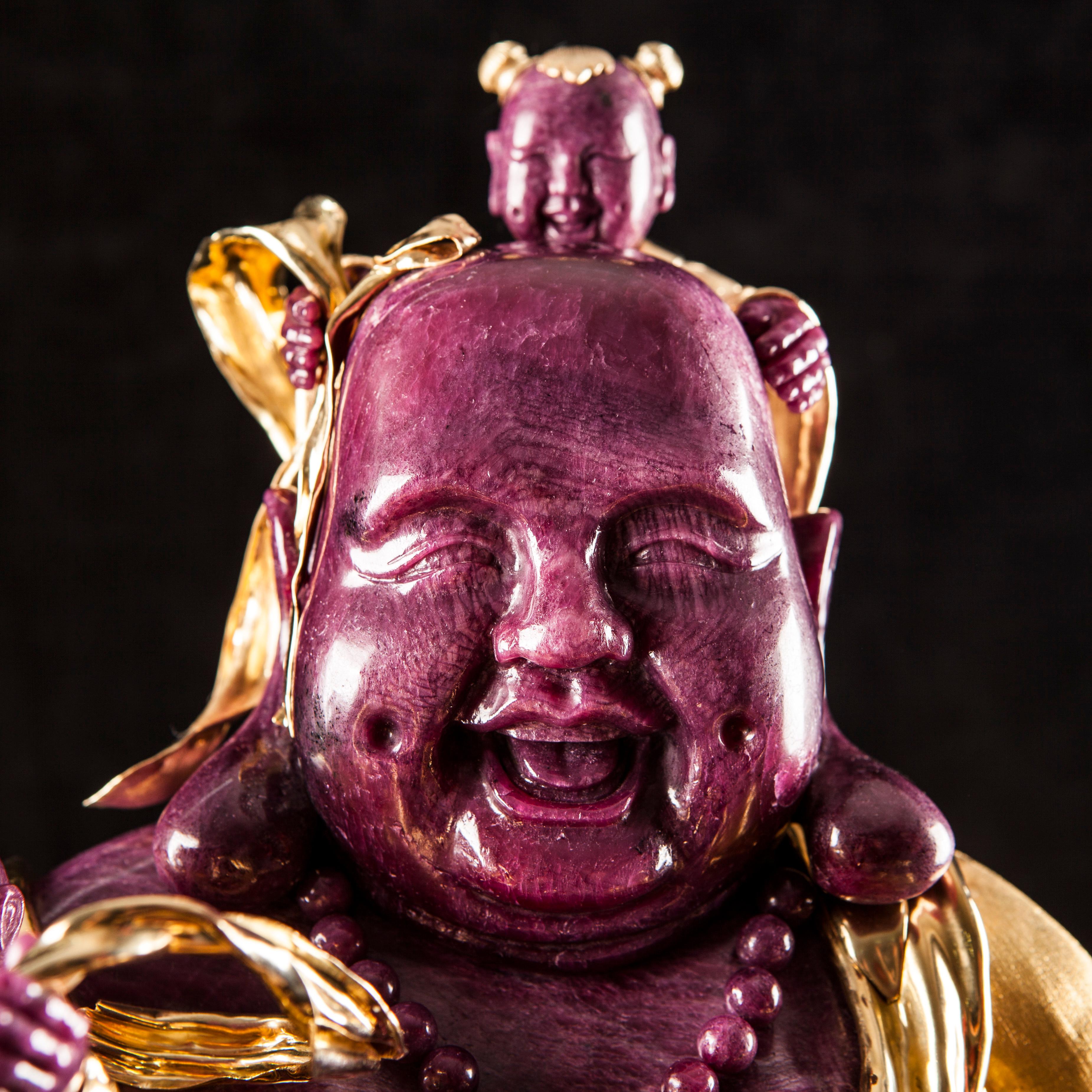 Imperial Gold Buddha ridente con bambini Massive Ruby Carved & Gold Vermeil in vendita 6
