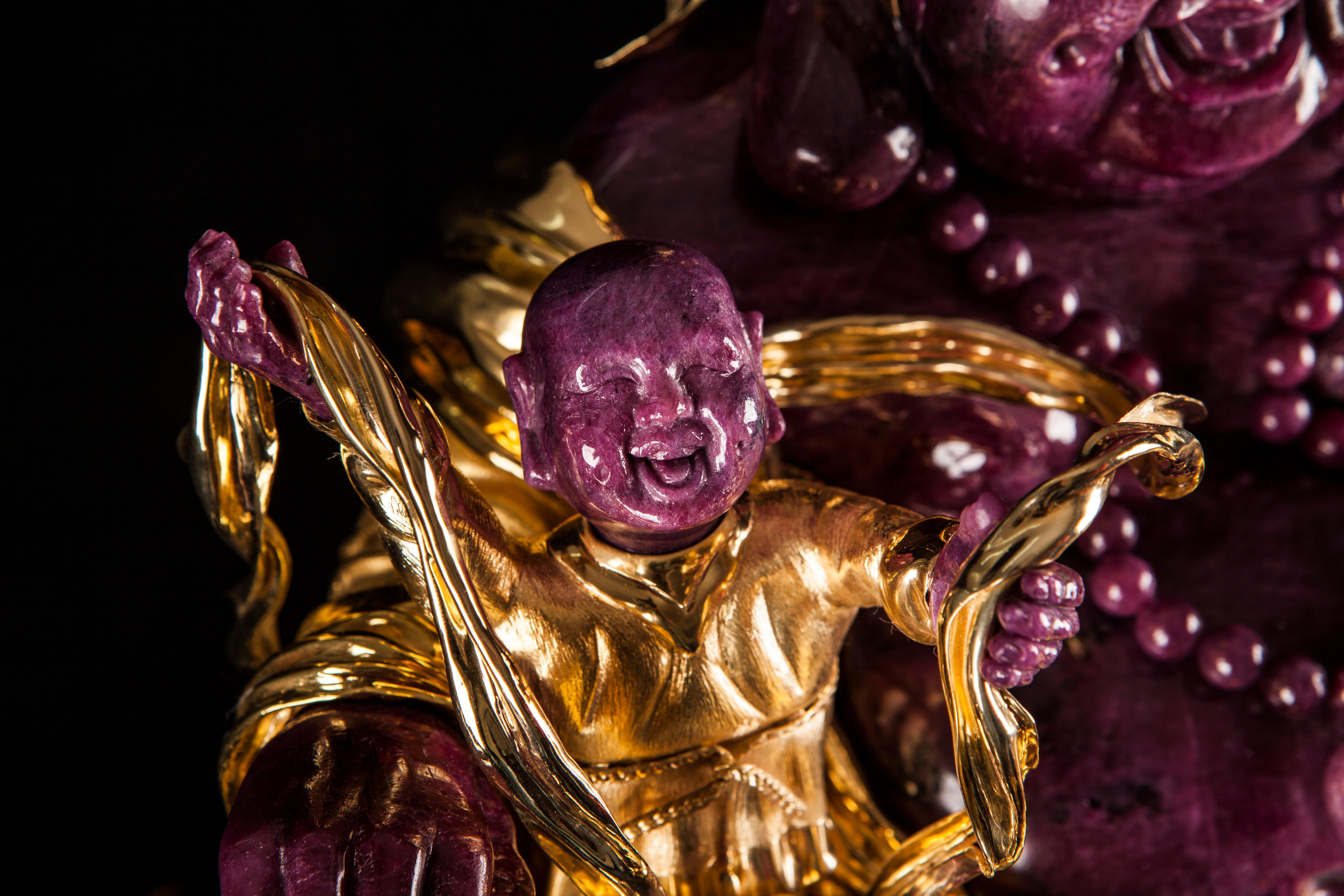 Imperial Gold Buddha ridente con bambini Massive Ruby Carved & Gold Vermeil in vendita 9