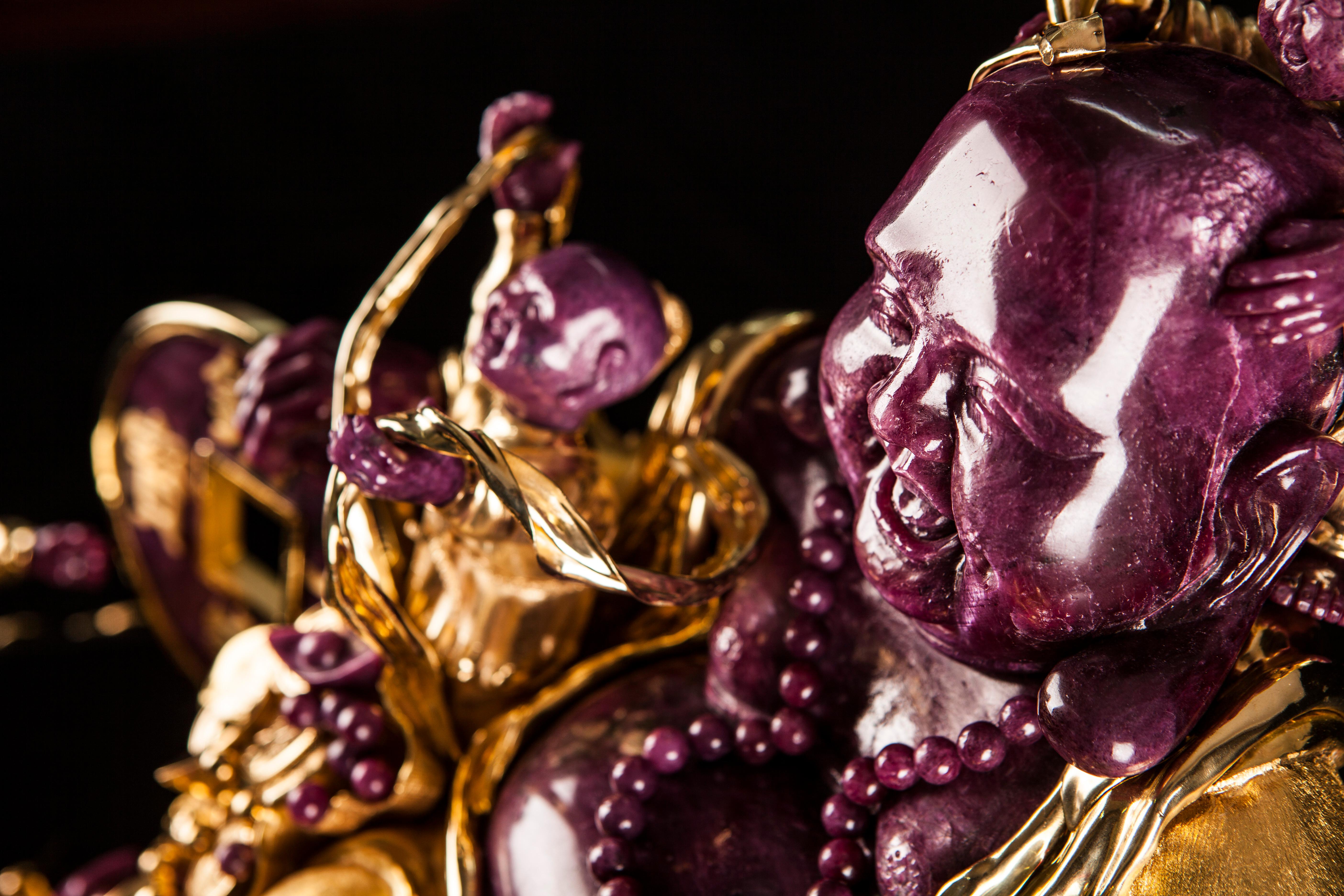 Imperial Gold Buddha ridente con bambini Massive Ruby Carved & Gold Vermeil in vendita 1