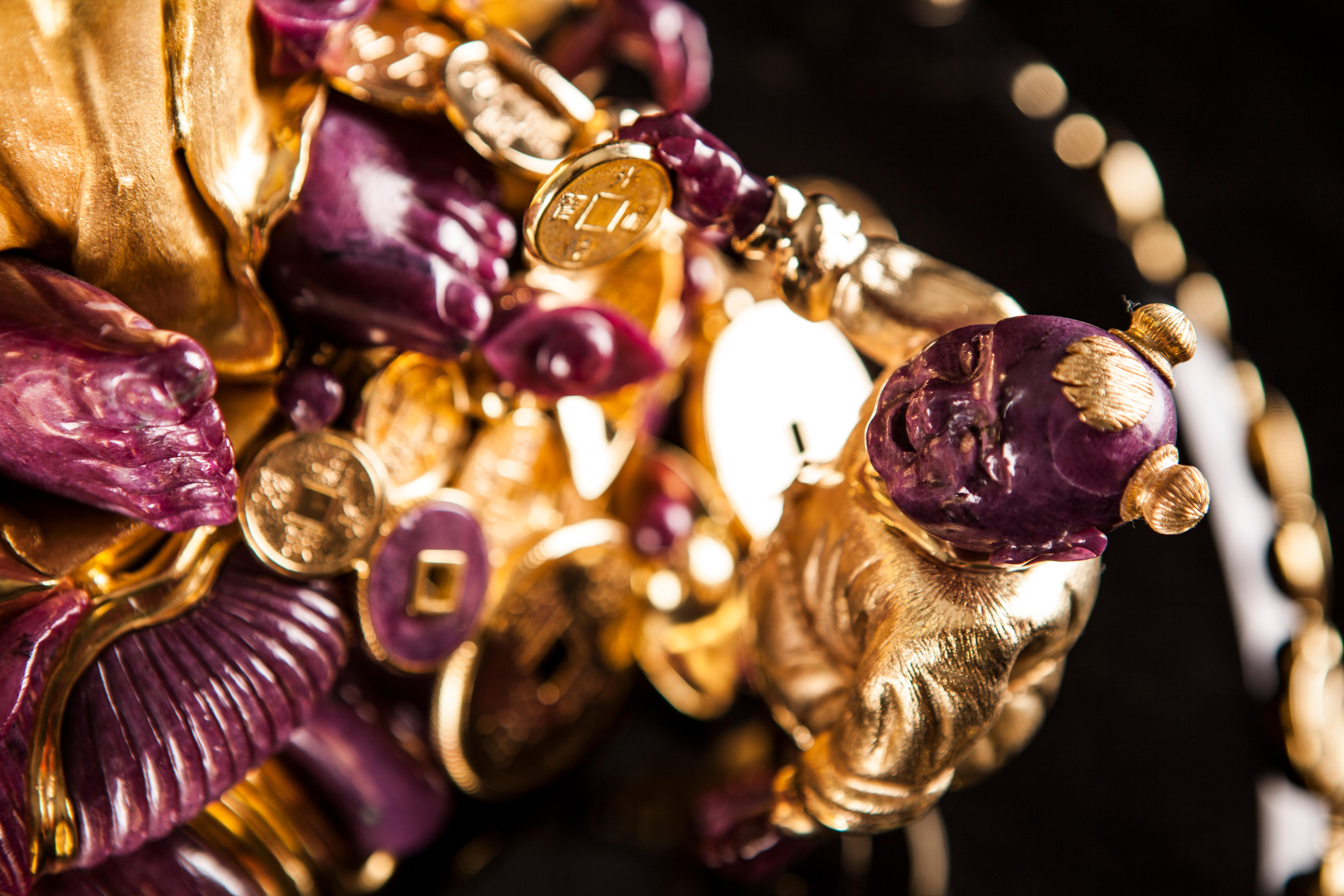 Imperial Gold Buddha ridente con bambini Massive Ruby Carved & Gold Vermeil in vendita 4