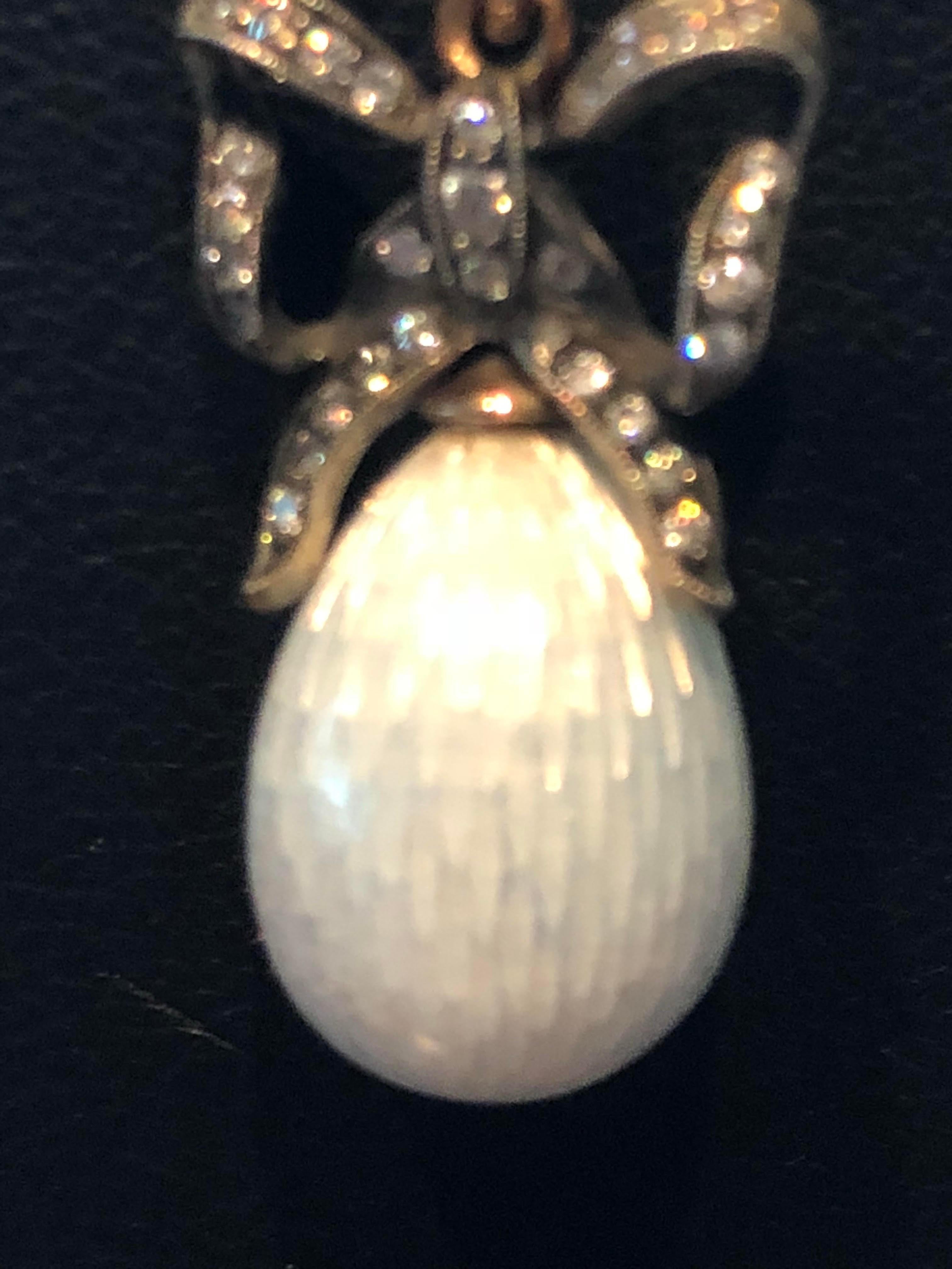 Imperial Russian 14 Karat Gullioche Enamel, Egg Pendent with Diamond Bow In Excellent Condition For Sale In Houston, TX