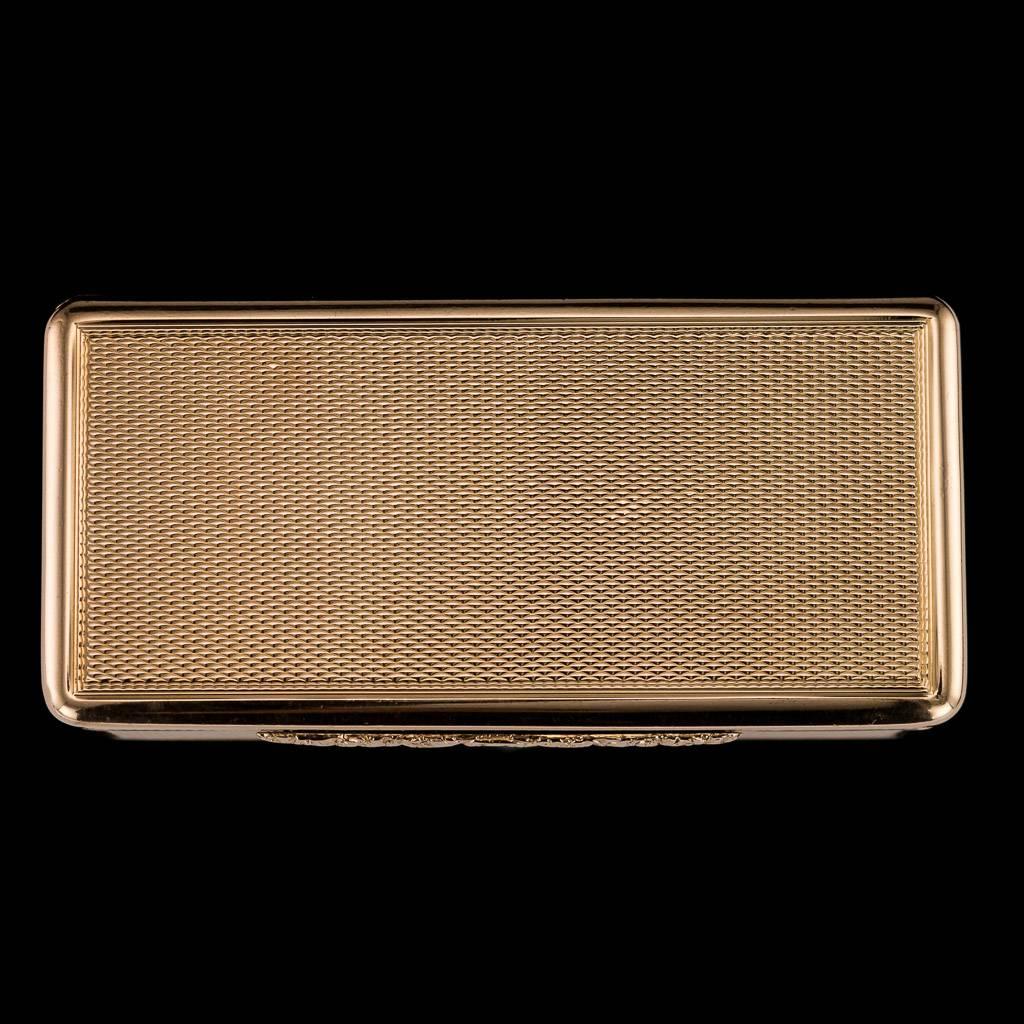 Antique 19th century Imperial Russian 18-karat gold snuff box, of rectangular form with rounded corners, beautifully engraved with engine turned decoration, lid applied with a cast floral thumbpiece. Hallmarked with Russian 72 gold marks (750