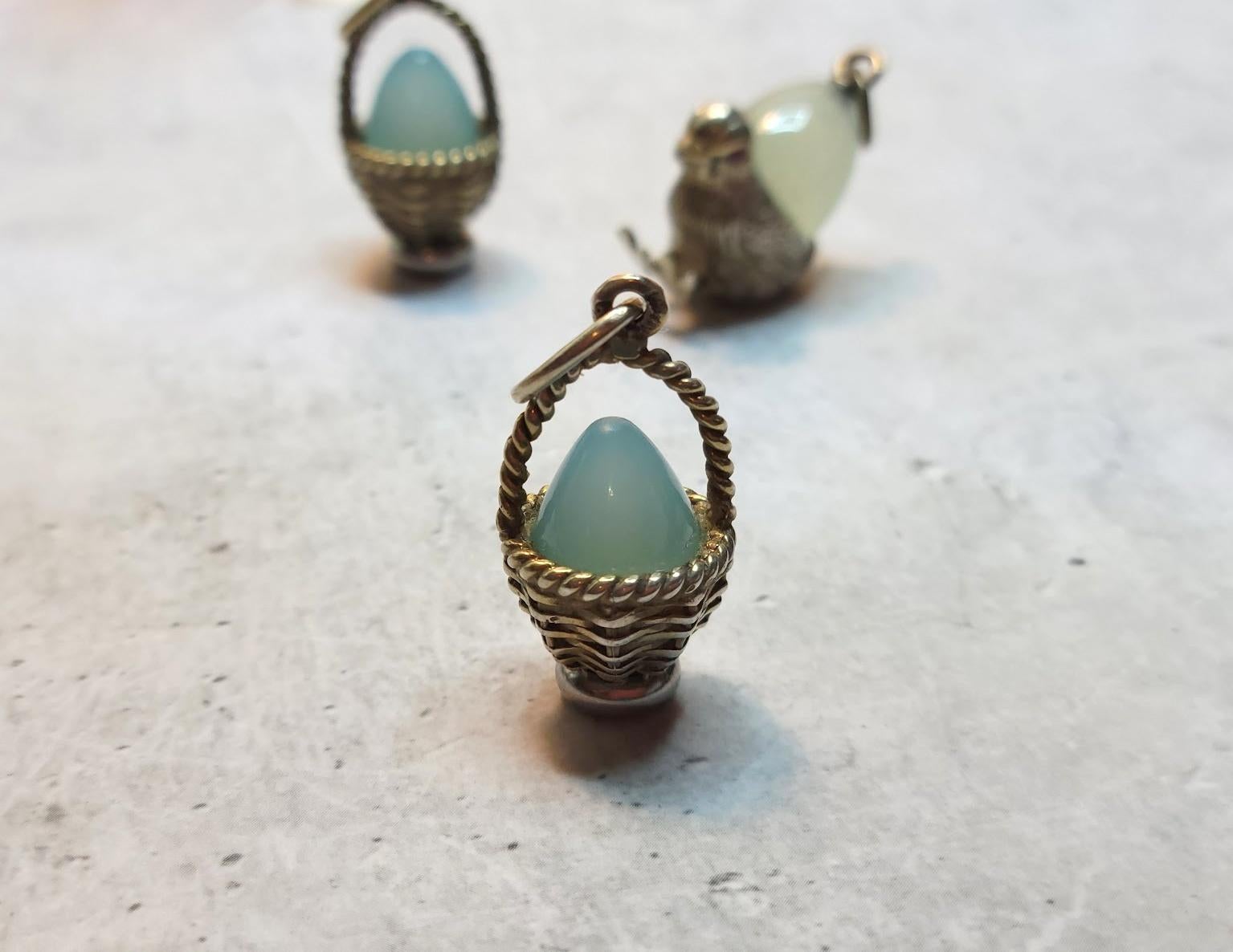 Pendentif œuf impérial russe en calcédoine bleue, maître de travail Anders Johan Nevalainen en vente 4