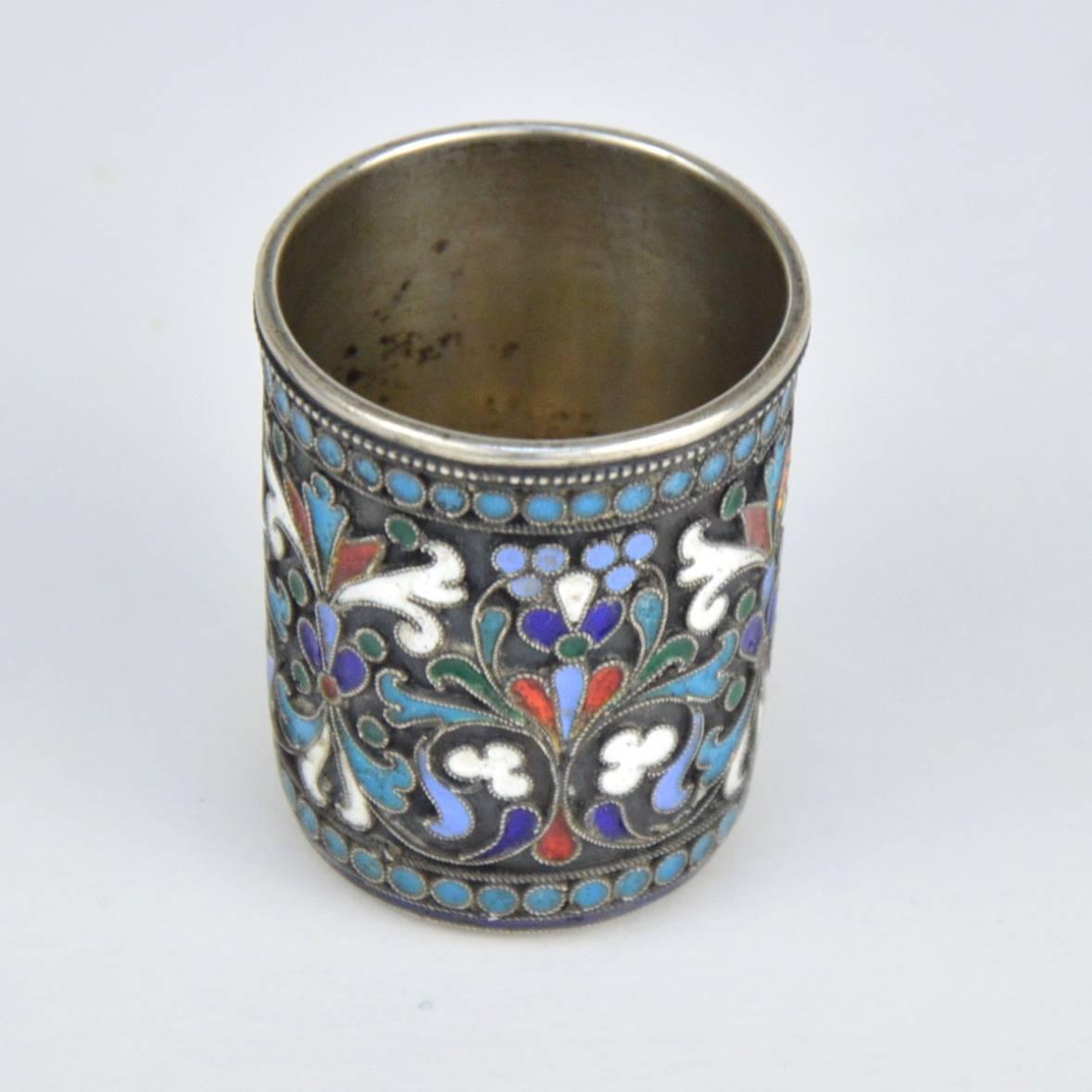 Imperial Russian Cloisonné Enamel and Silver Beaker, Moscow, 19th Century In Good Condition In Brussels, BE