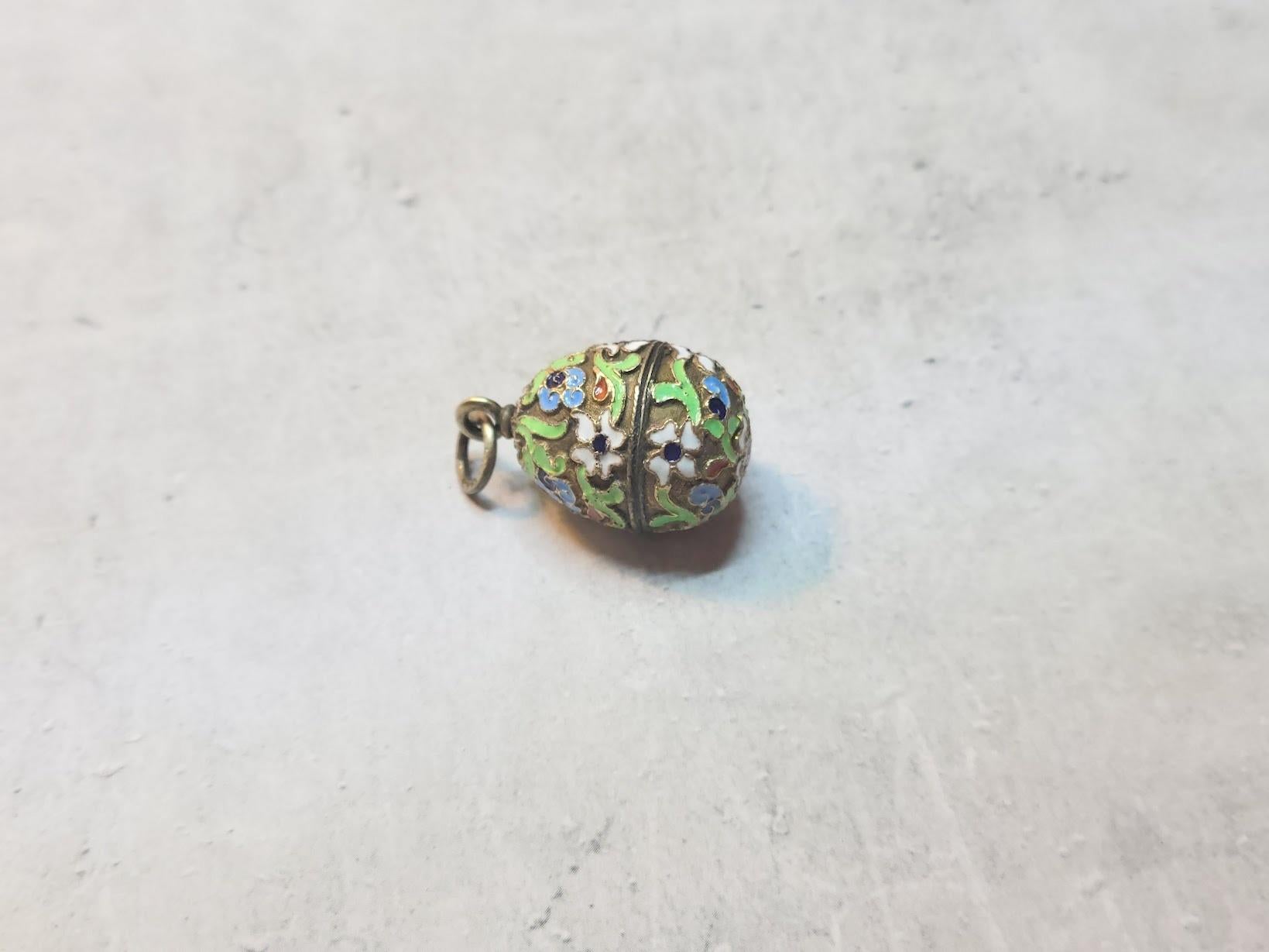 Colgante de huevo de esmalte cloisonné ruso imperial, maestro Feodor Afanasiev en Excelente estado para la venta en Chesterland, OH