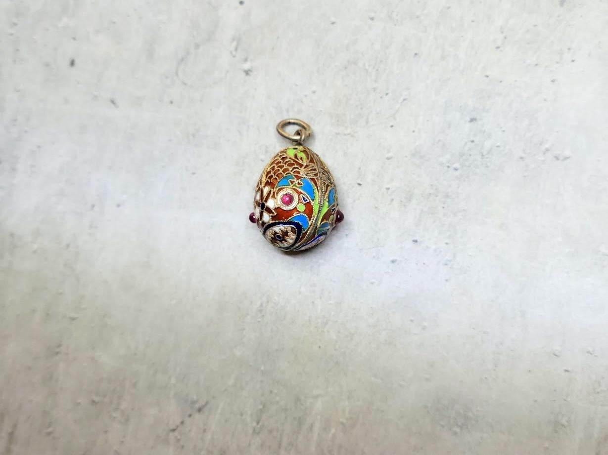 Impero russo Ciondolo a forma di uovo in smalto cloisonne della Russia imperiale, opera del maestro Ivan Khlebnikov in vendita