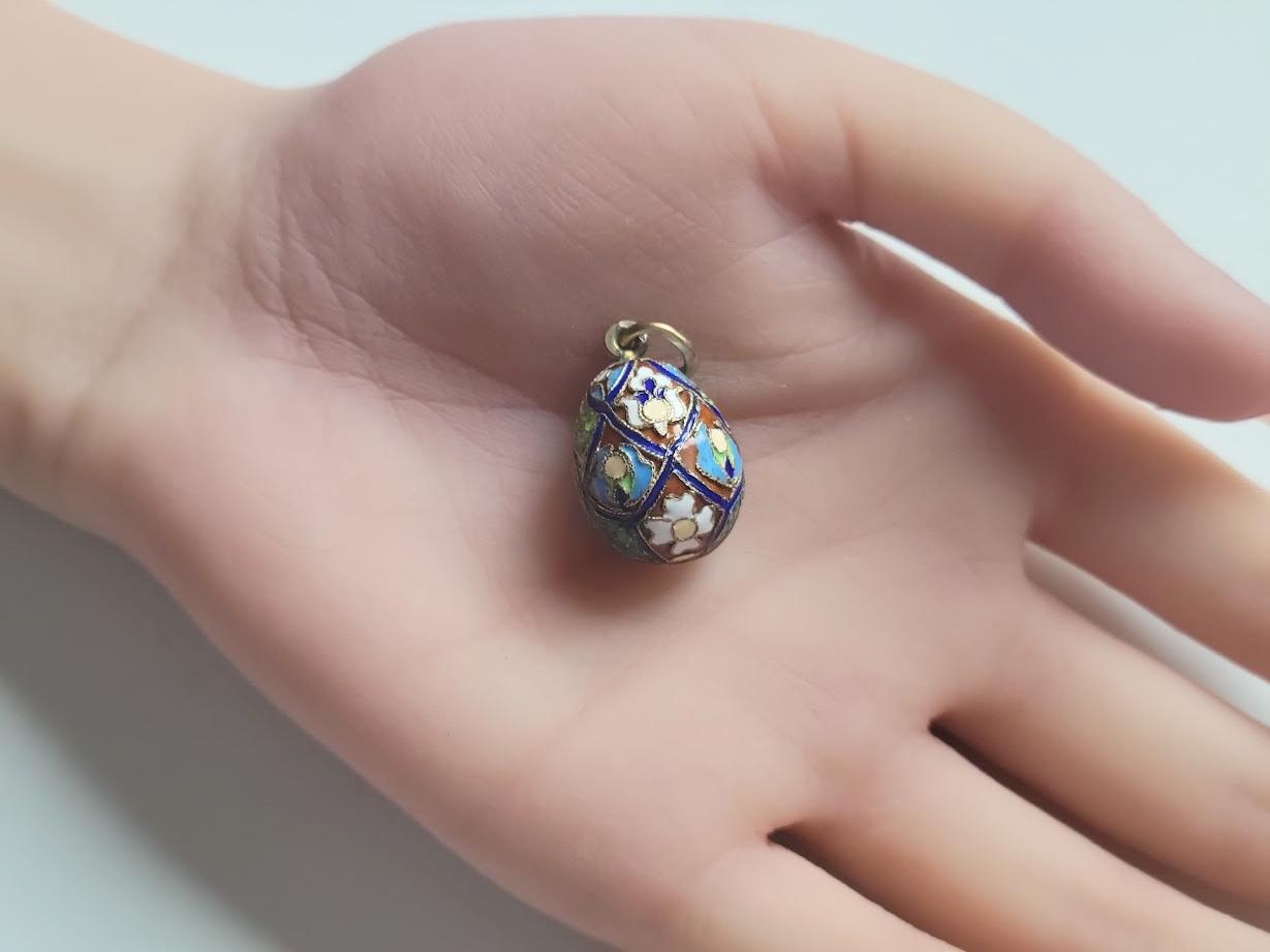 Women's or Men's Imperial Russian Cloisonne Enamel Egg Pendant, Workmaster Ruch Feodor Andreevich