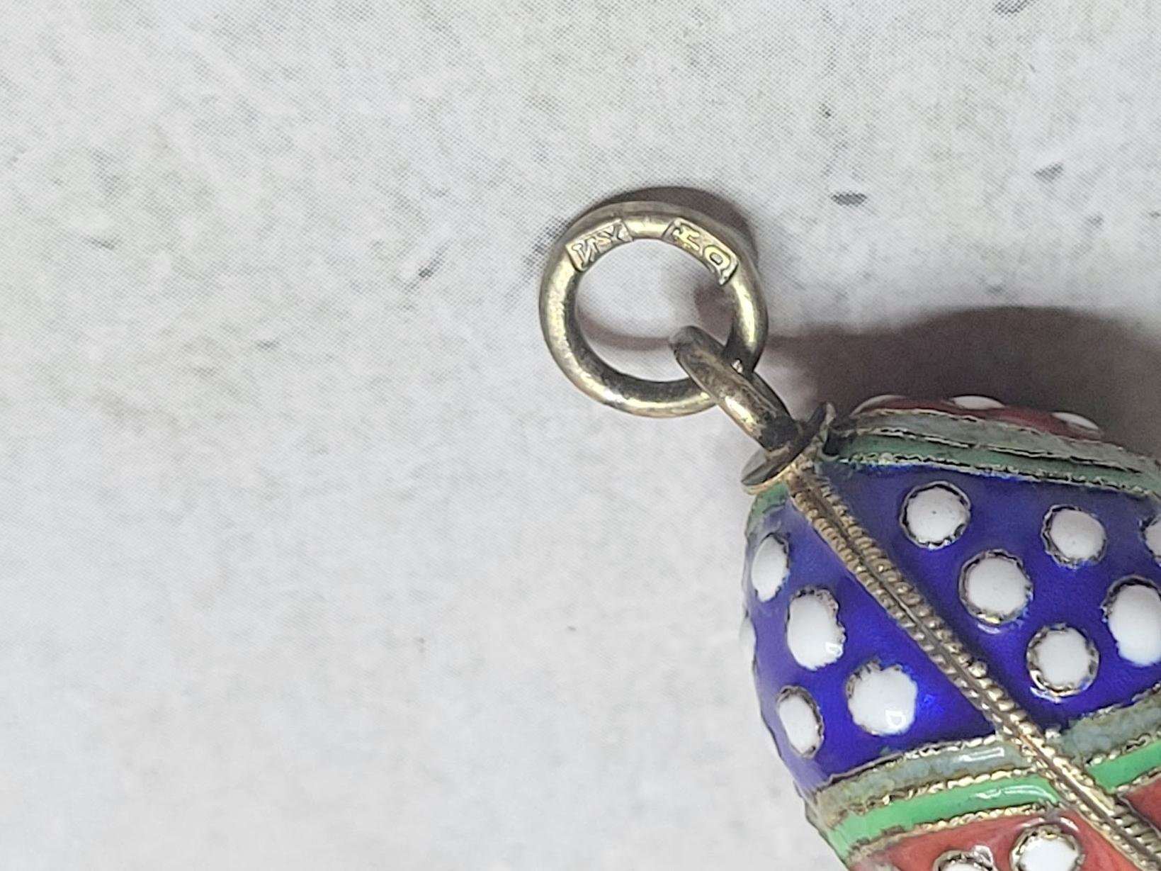 Ciondolo a forma di uovo di cloisonne russo imperiale, Dot Dot Dot, operaio Ivan Khlebnikov in vendita 3