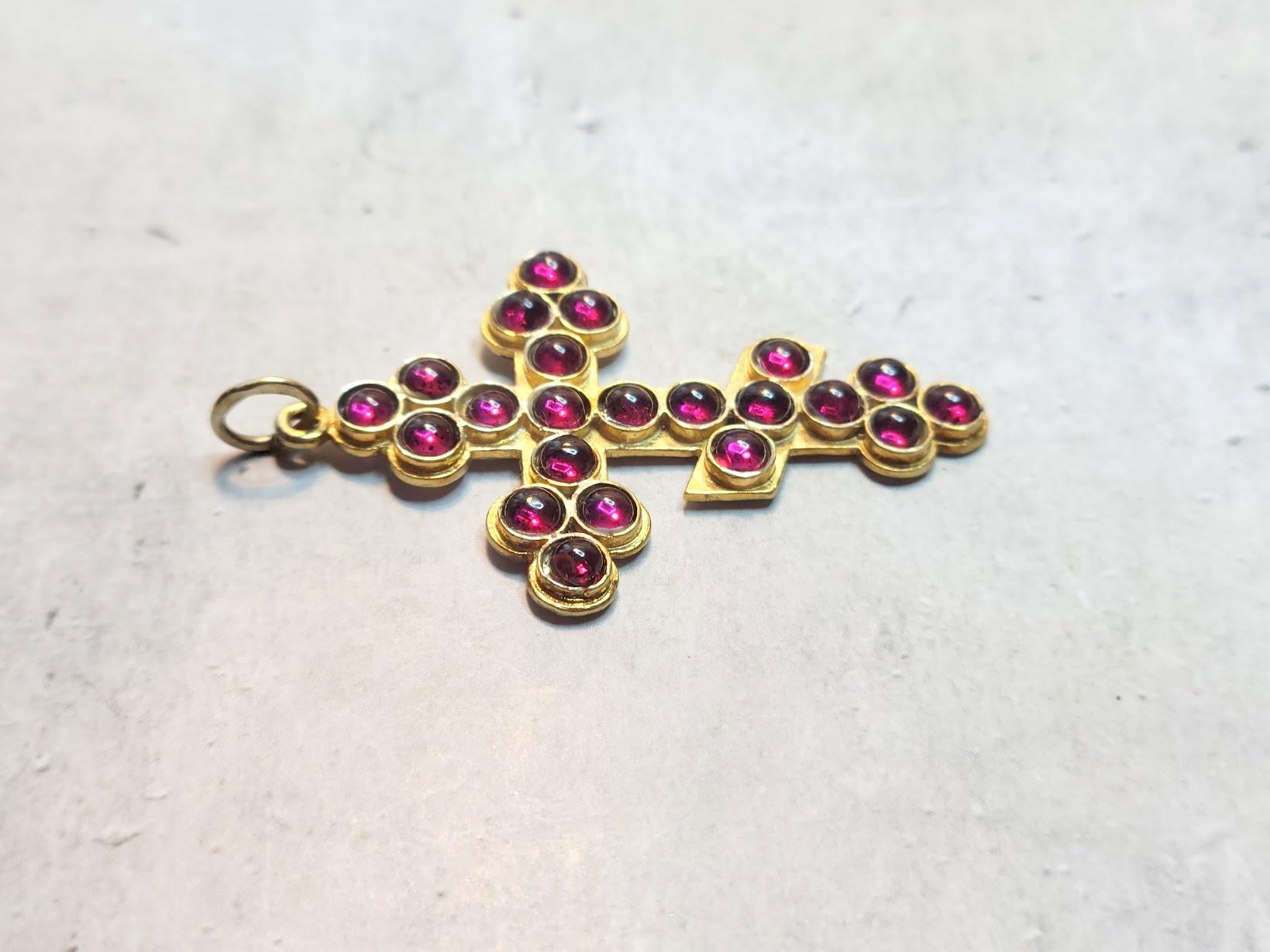 Imperial Russian Cross Garnets Pendant, Workmaster Karl Gustav Hjalmar Armfelt In Good Condition In Chesterland, OH