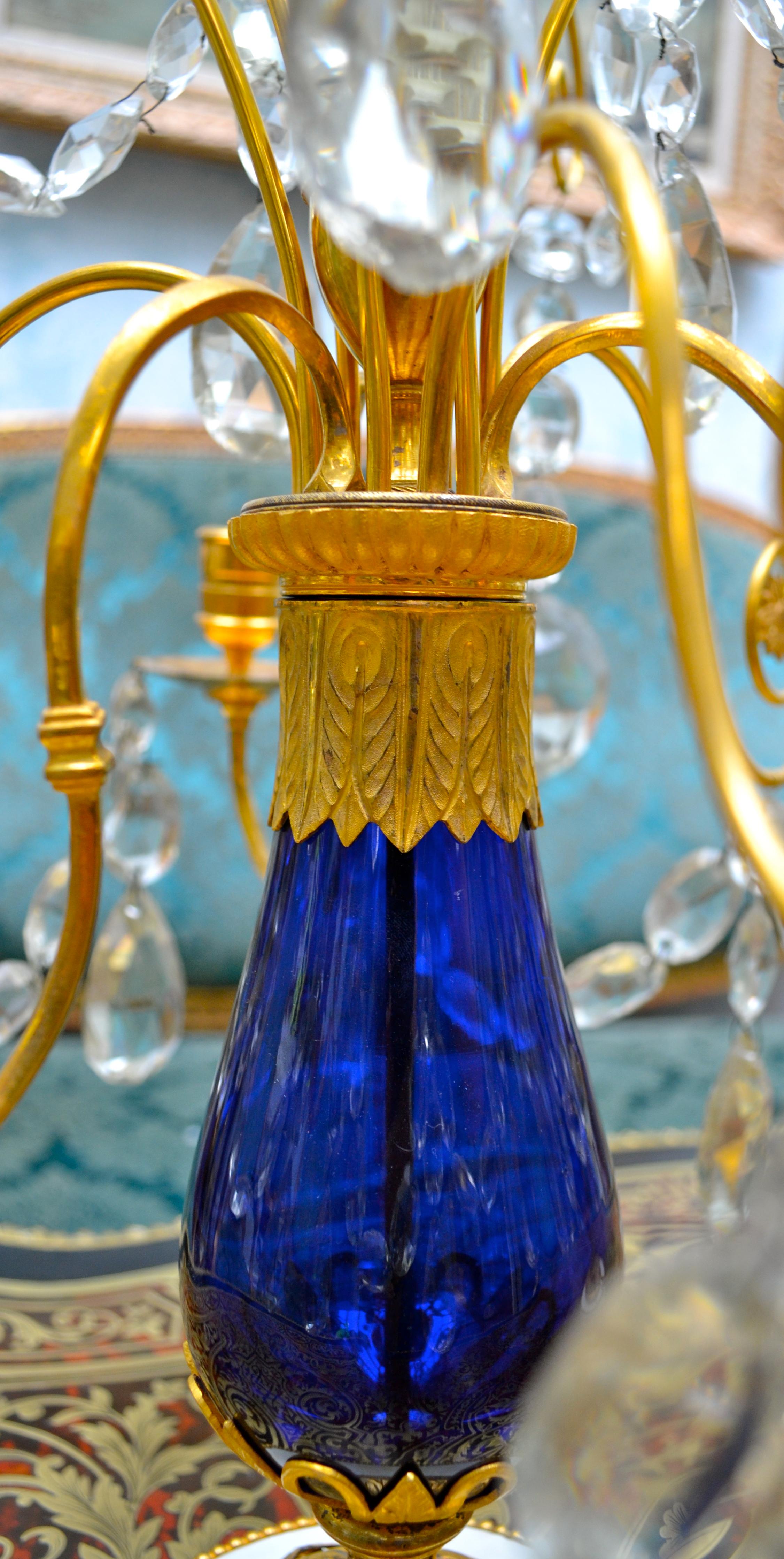 Russisches kaiserliches Kristall Kobaltblaues Glas und vergoldete Bronze Girandolen Tsar Ära im Angebot 1
