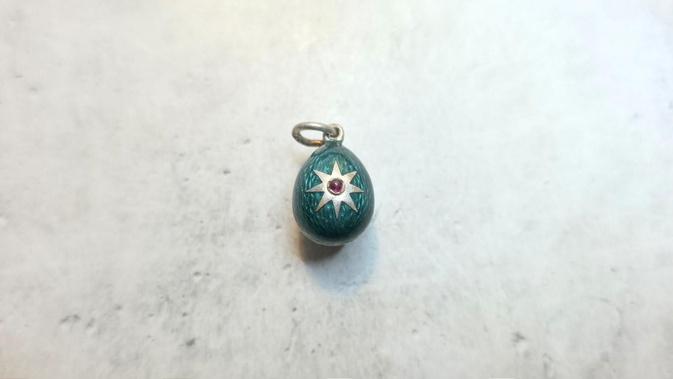 da uomo o donna Imperial Russian Guilloche Egg Pendant with Ruby, workmaster Alfred Thielemann in vendita