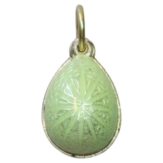 Ciondolo a forma di uovo guilloché russo imperiale, maestro d
opera Phillip Theodore Ringe in vendita