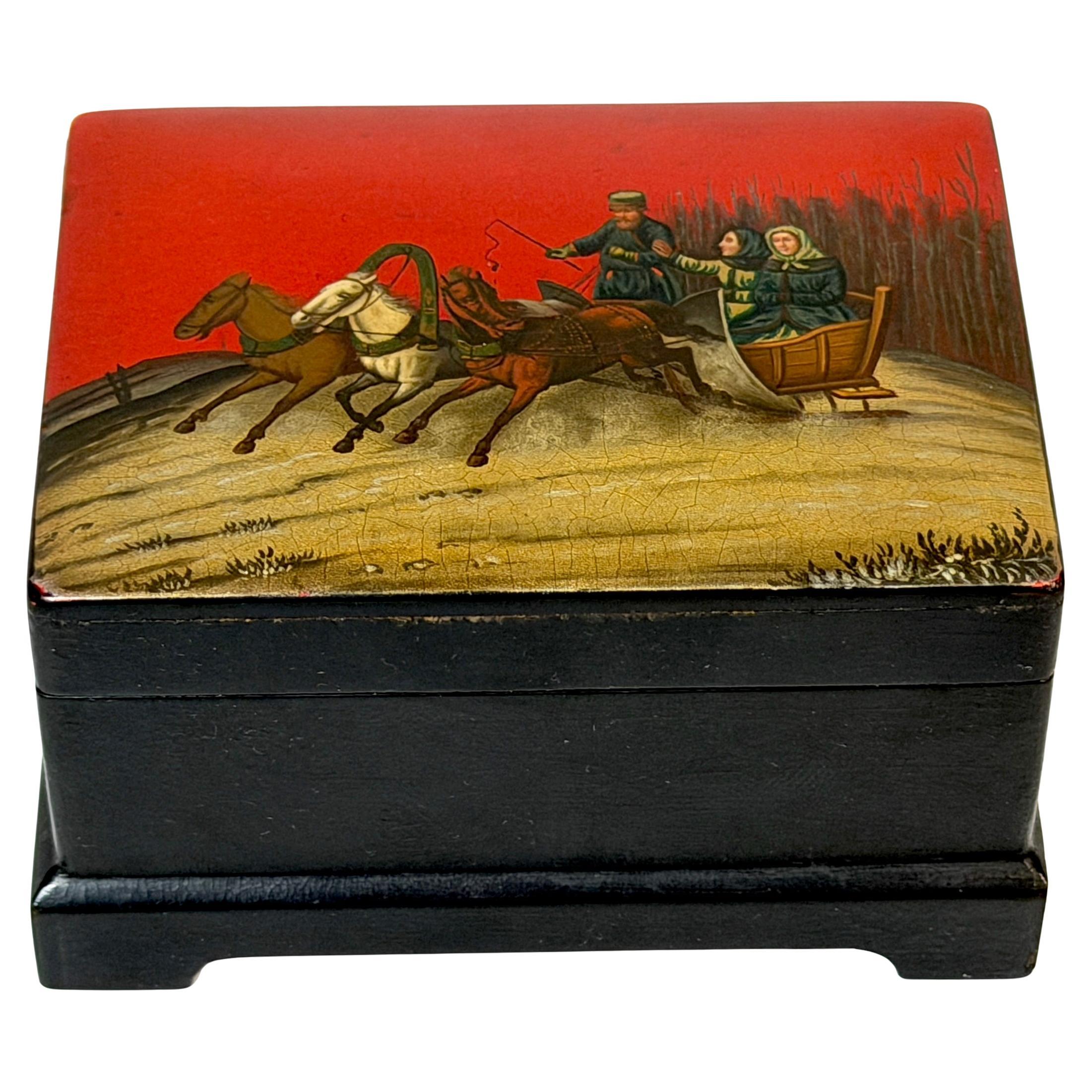 Imperial Russian Lacquered Papier-Mâché Troika Box, Lukutin Factory, 1880-1910 For Sale