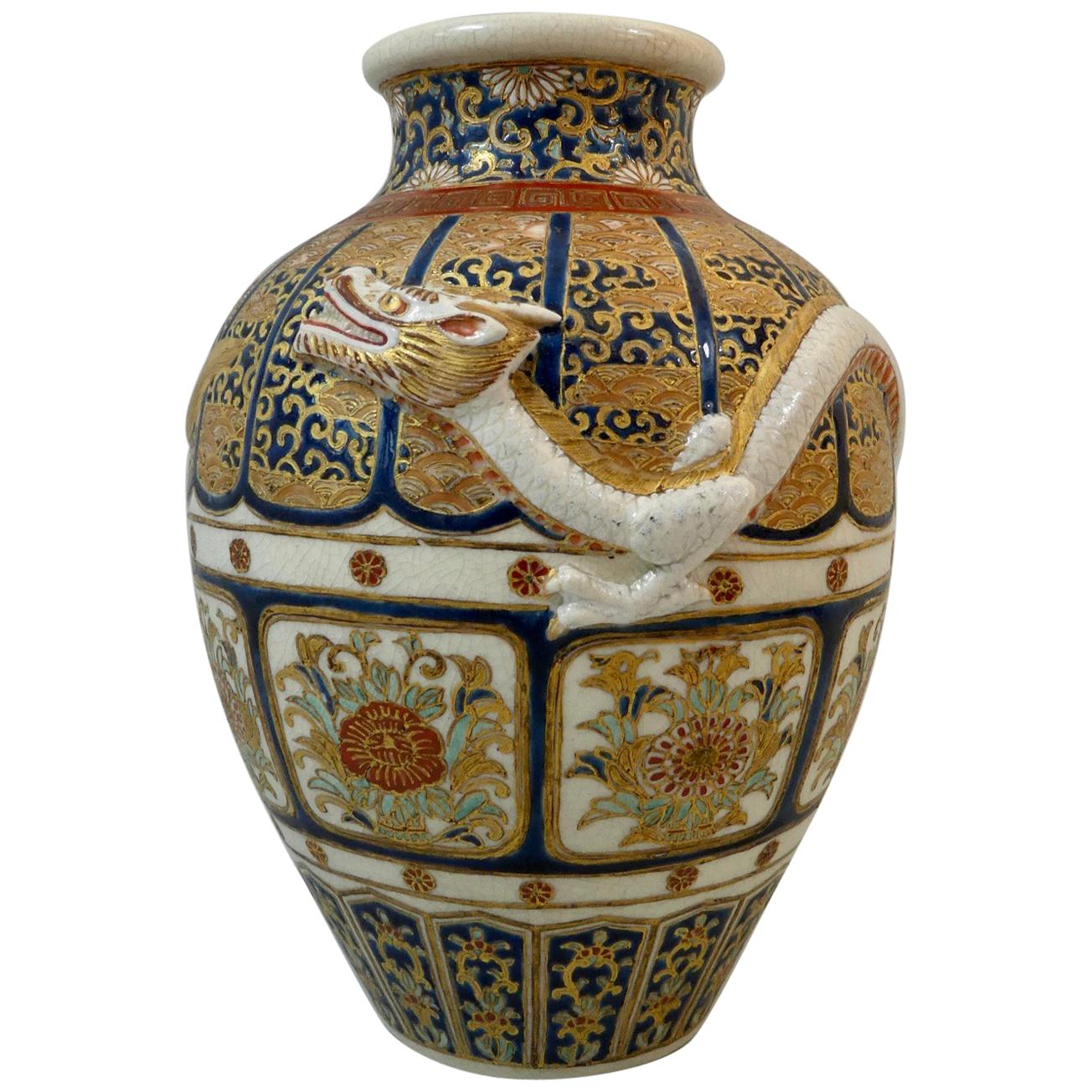 Imperial Satsuma earthenware vase, circa 1870, Meiji Period.