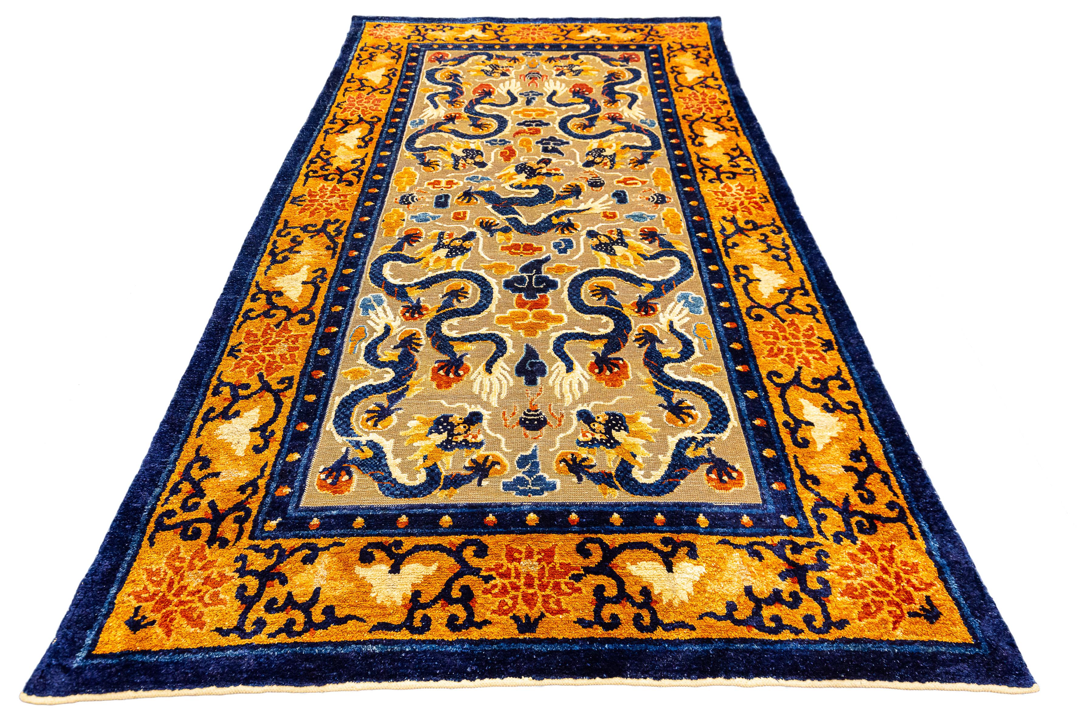 Imperial Silk&Metal Thread Chinese Rug  In Good Condition For Sale In Ferrara, IT