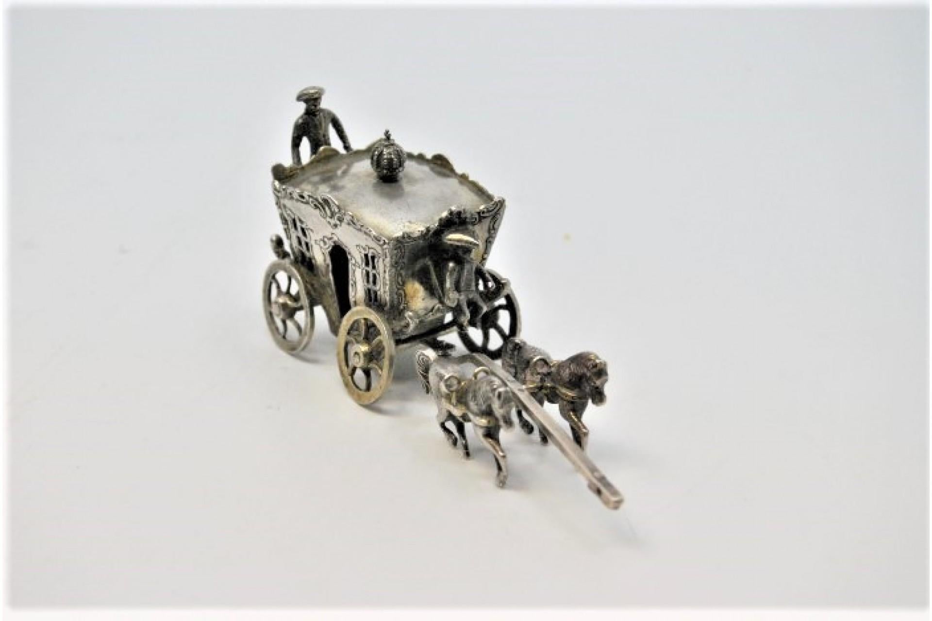 Européen Imperial silver carriage pulled by six horses en vente