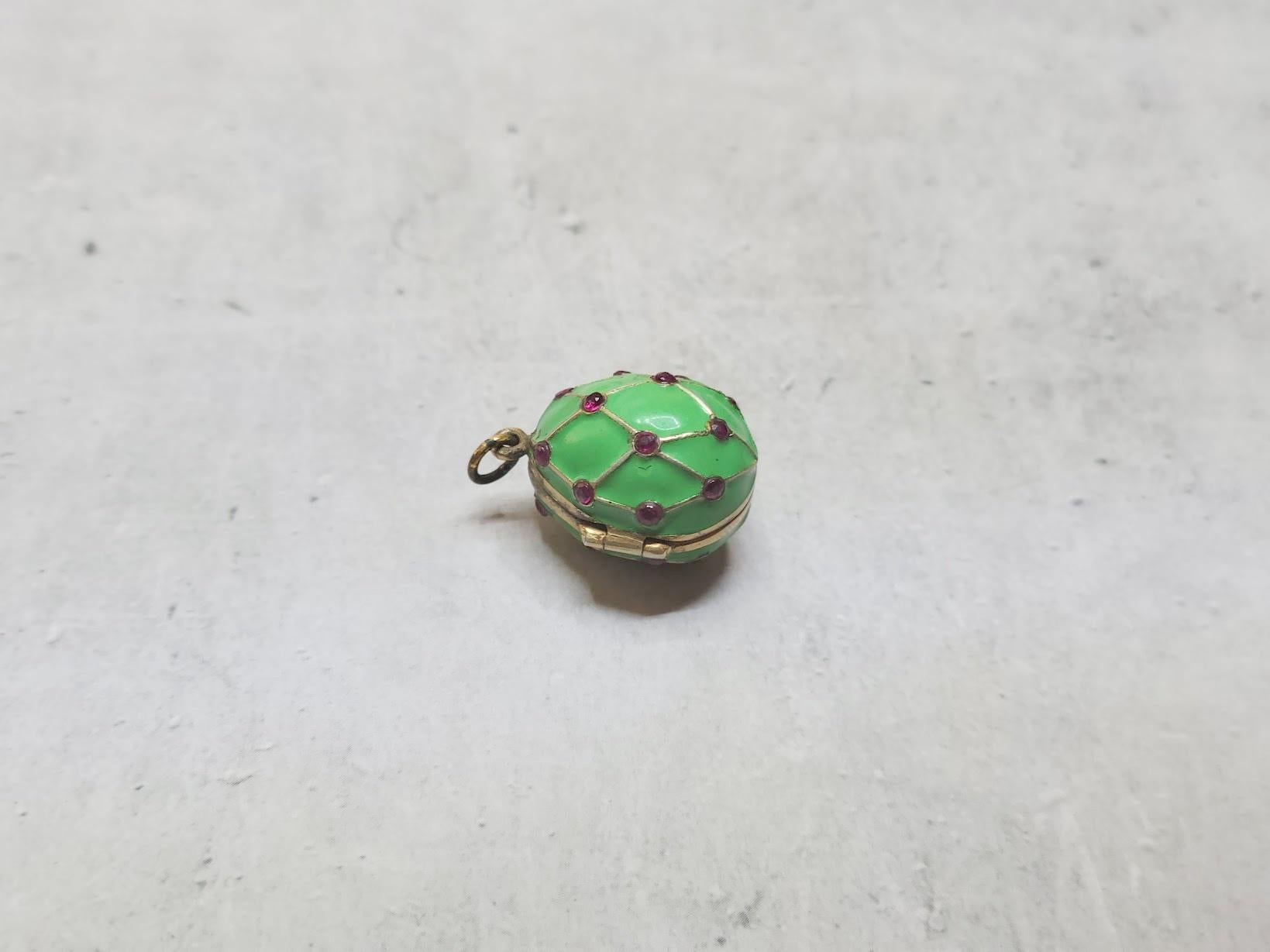 Imperial Silver Gilt Enamel Egg Locket Pendant Ruby Mesh In Good Condition In Chesterland, OH