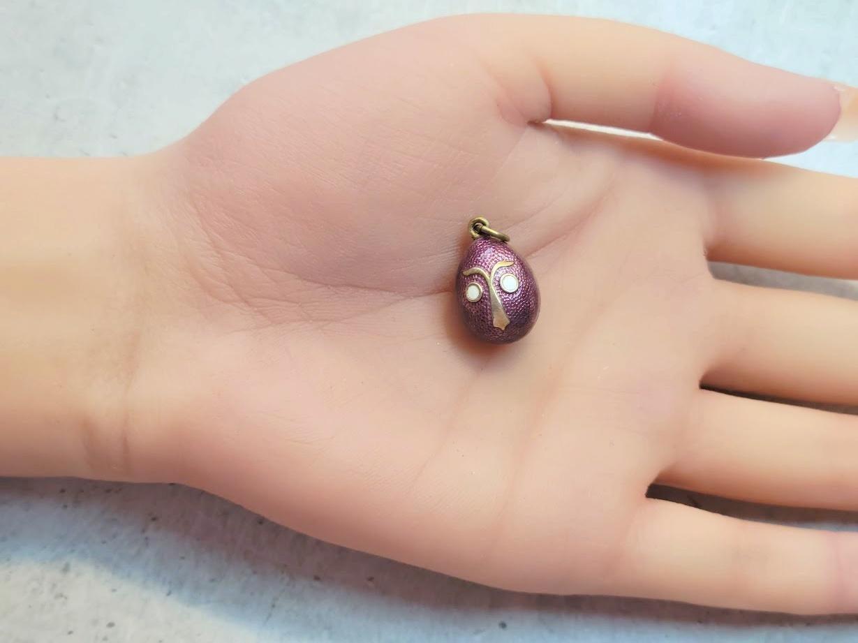 Antique Russian Imperial Guilloche Enamel Egg Pendant In Excellent Condition For Sale In Chesterland, OH
