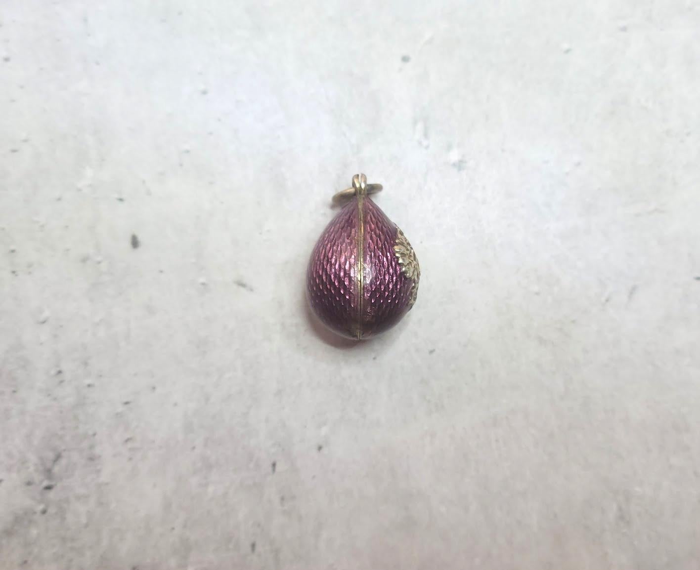Imperial Russian Guilloché Enamel Egg Pendant with The Coat of Arms In Good Condition For Sale In Chesterland, OH
