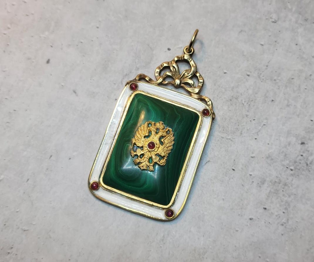 Imperial Silver Gilt Enamel Malachite Garnet Pendant With Coat Of Arms For Sale 1