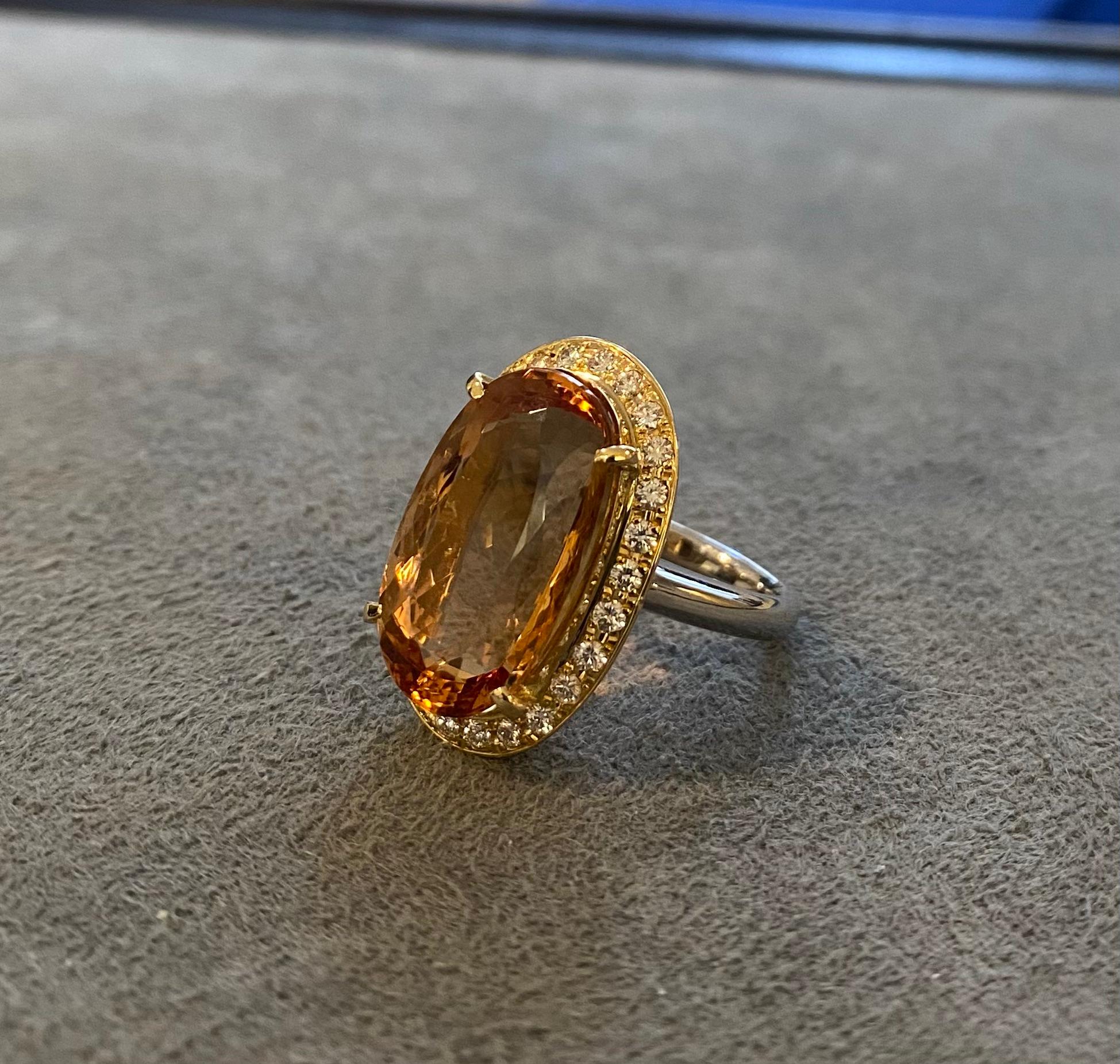 Imperial Topaz and Diamond Ring In Good Condition For Sale In Genève, CH