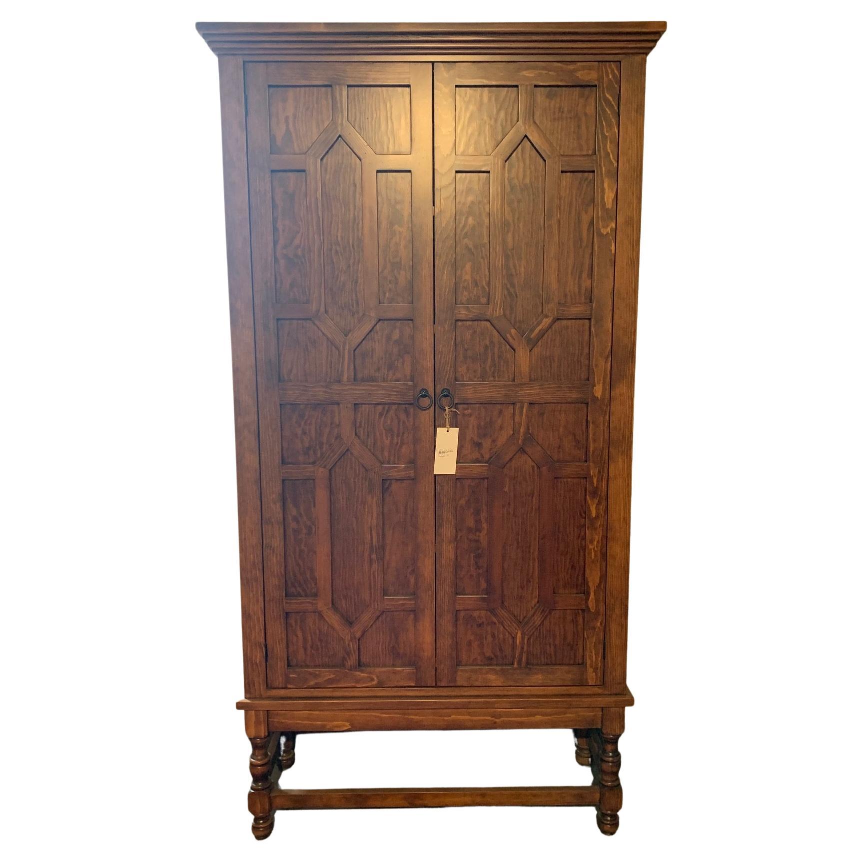 Armoire treillis impériale en vente