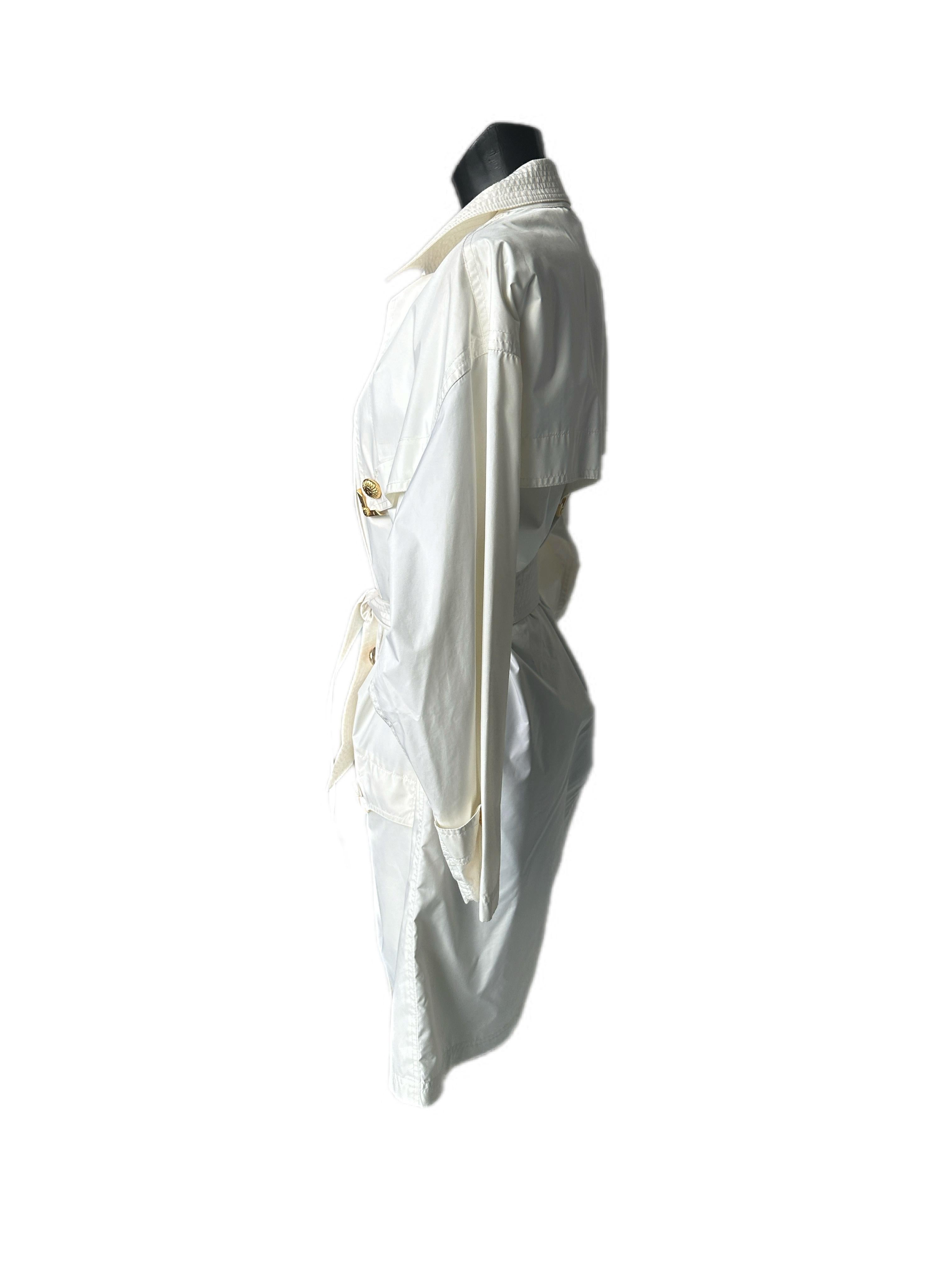 Women's or Men's Versace sport short raincoat For Sale