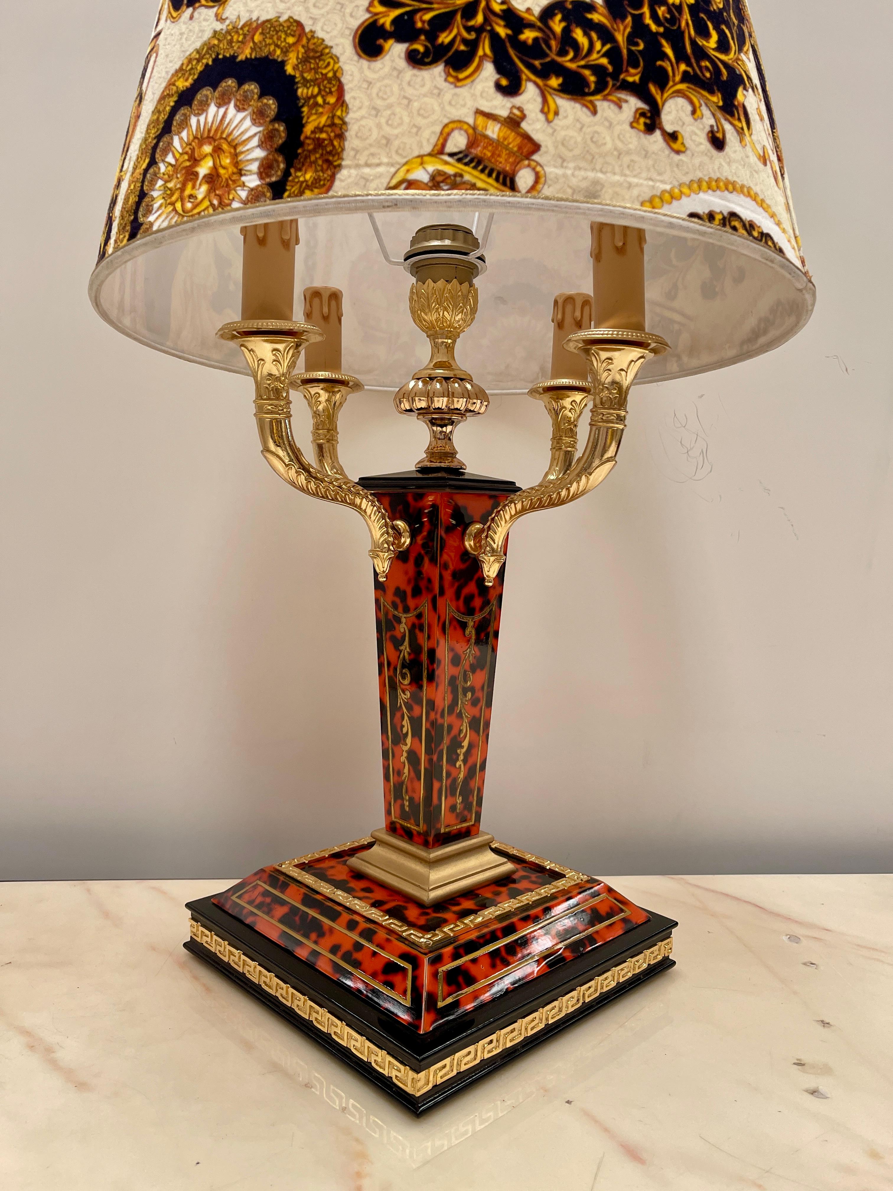 20th Century Imponente lampada da tavolo in stile Impero con paralume classico versailles, XX in vendita