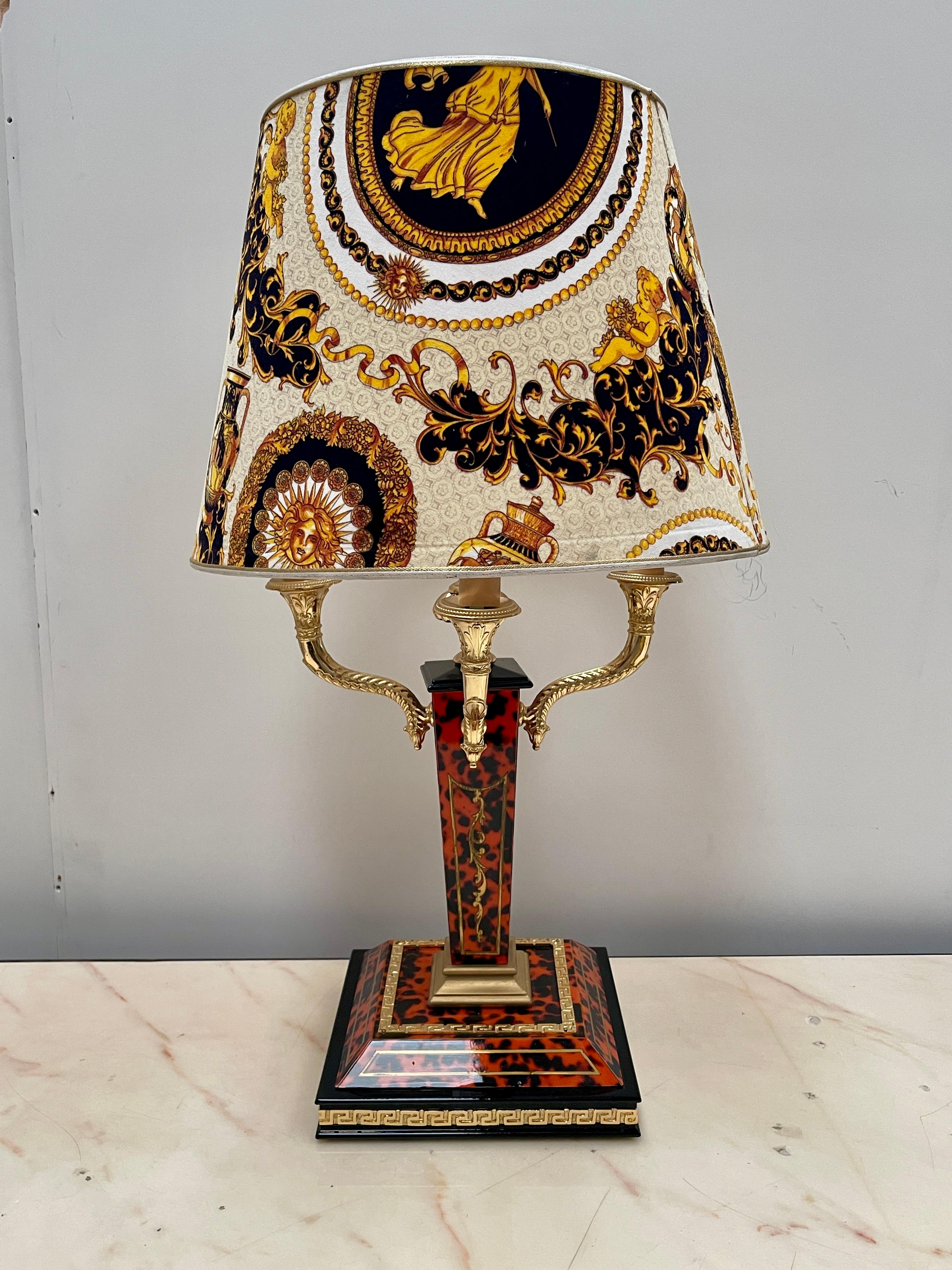 Imponente lampada da tavolo in stile Impero con paralume classico versailles, XX in vendita 2