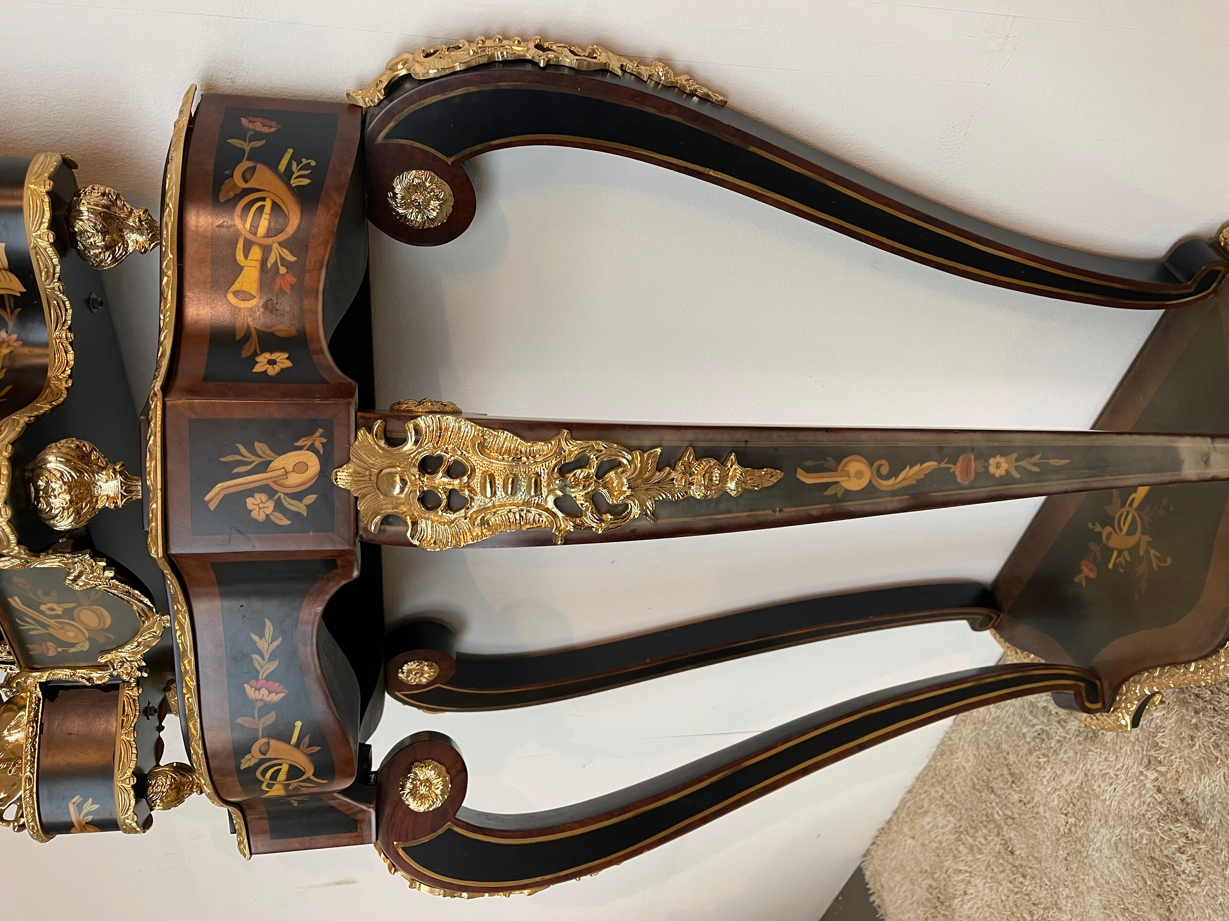 Imponente orologio a pendolo e console in stile francese secolo XX in vendita 7