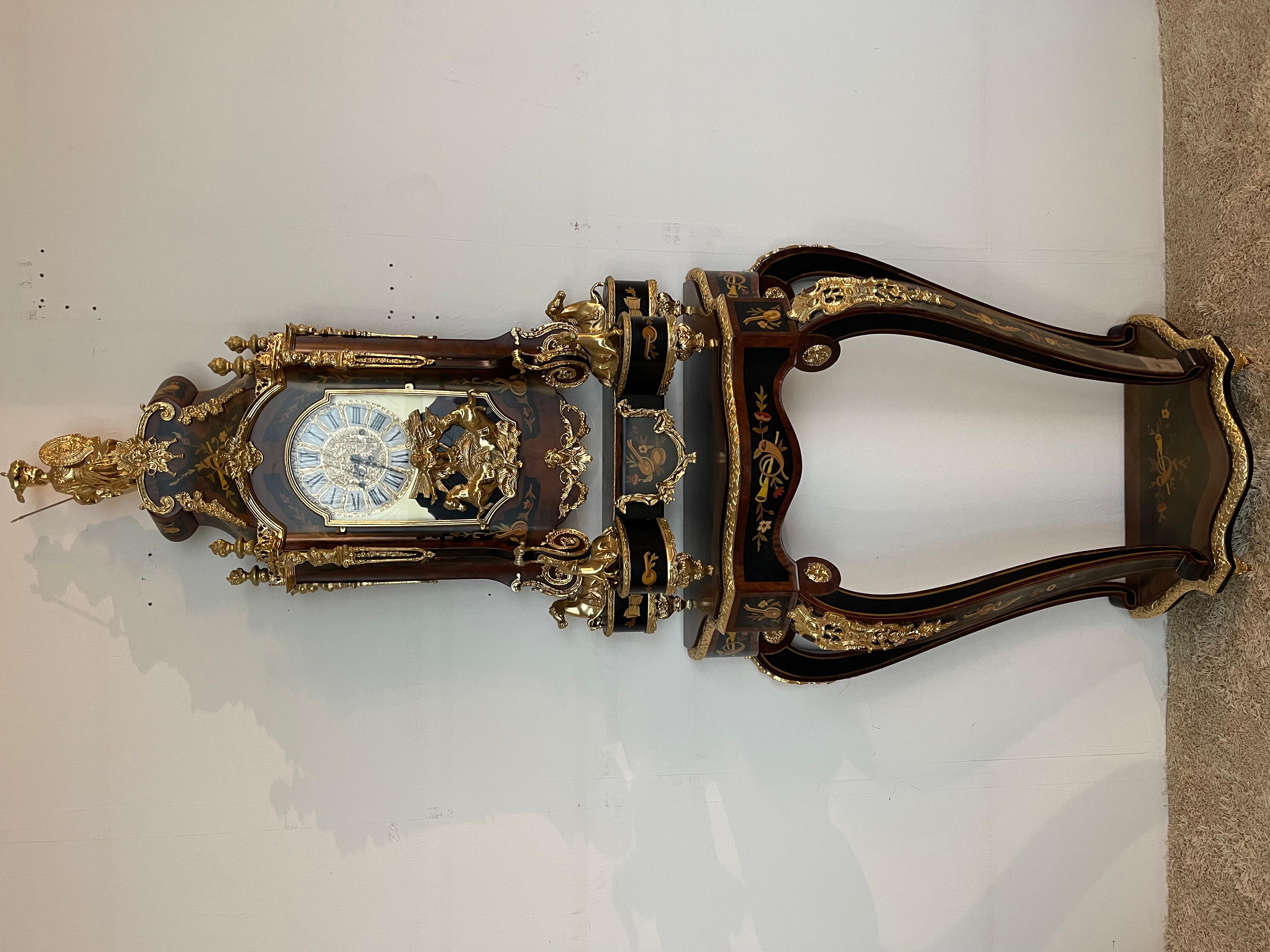 Imponente orologio a pendolo e console in stile francese secolo XX in vendita 12